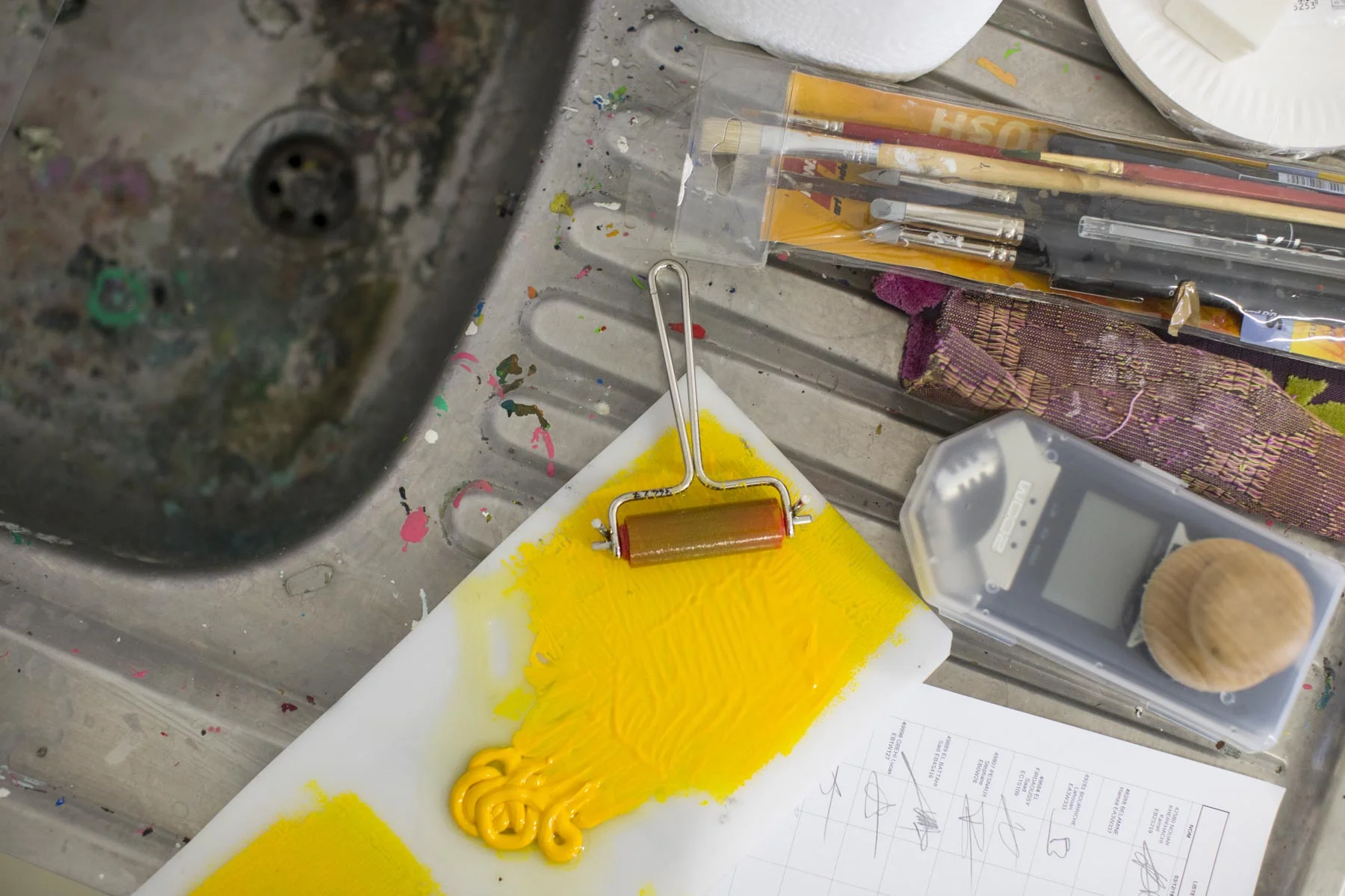 Fournitures de l’atelier d’arts plastiques à la maison d’arrêt de Nanterre
