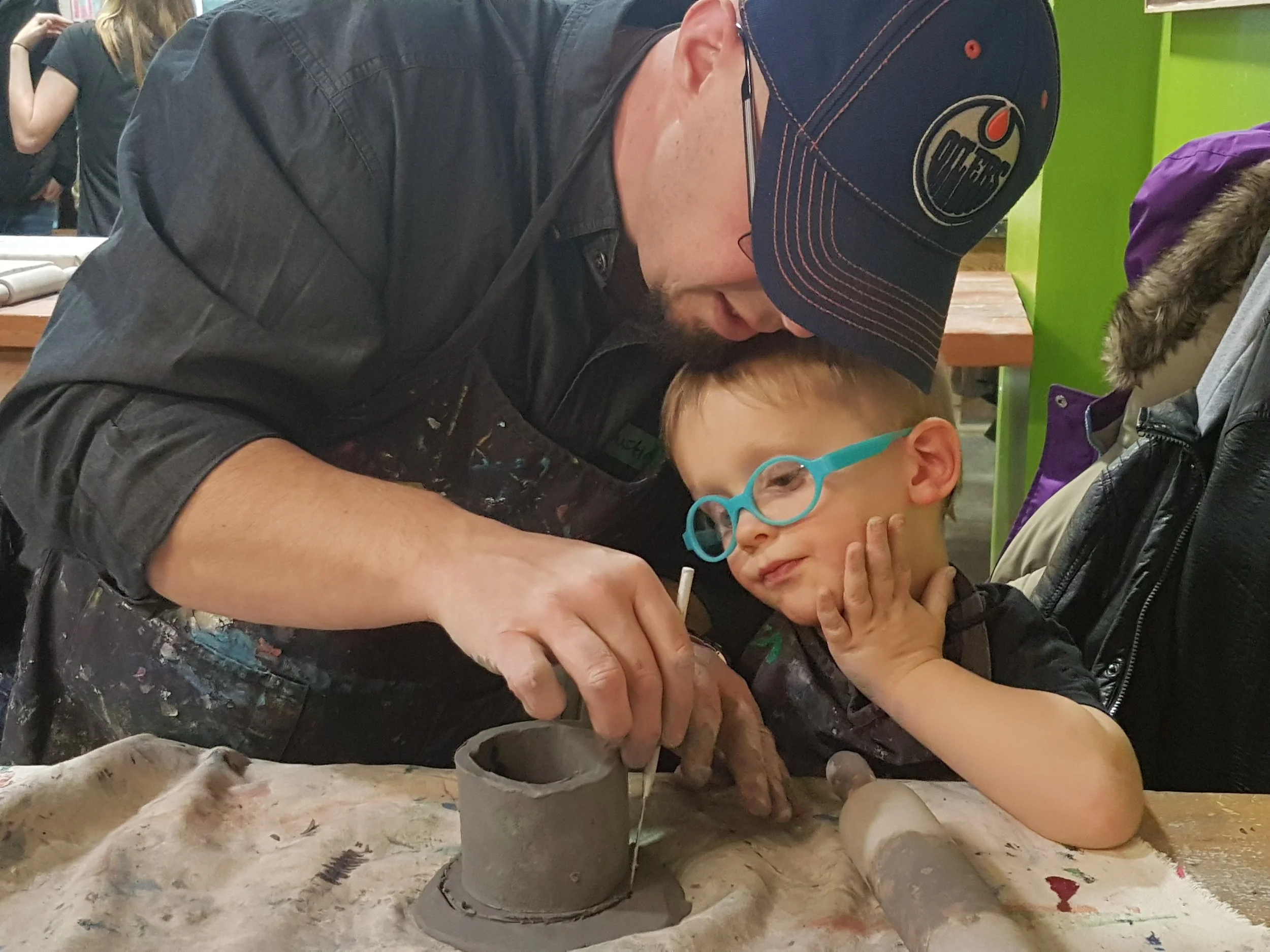 4 Cats Outing - Dad helping.jpg