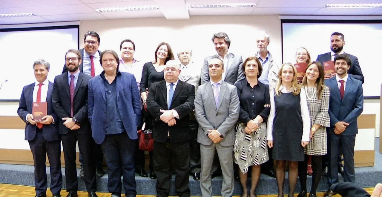 Livro Comentários a Uma Sentença Anunciada: o processo Lula