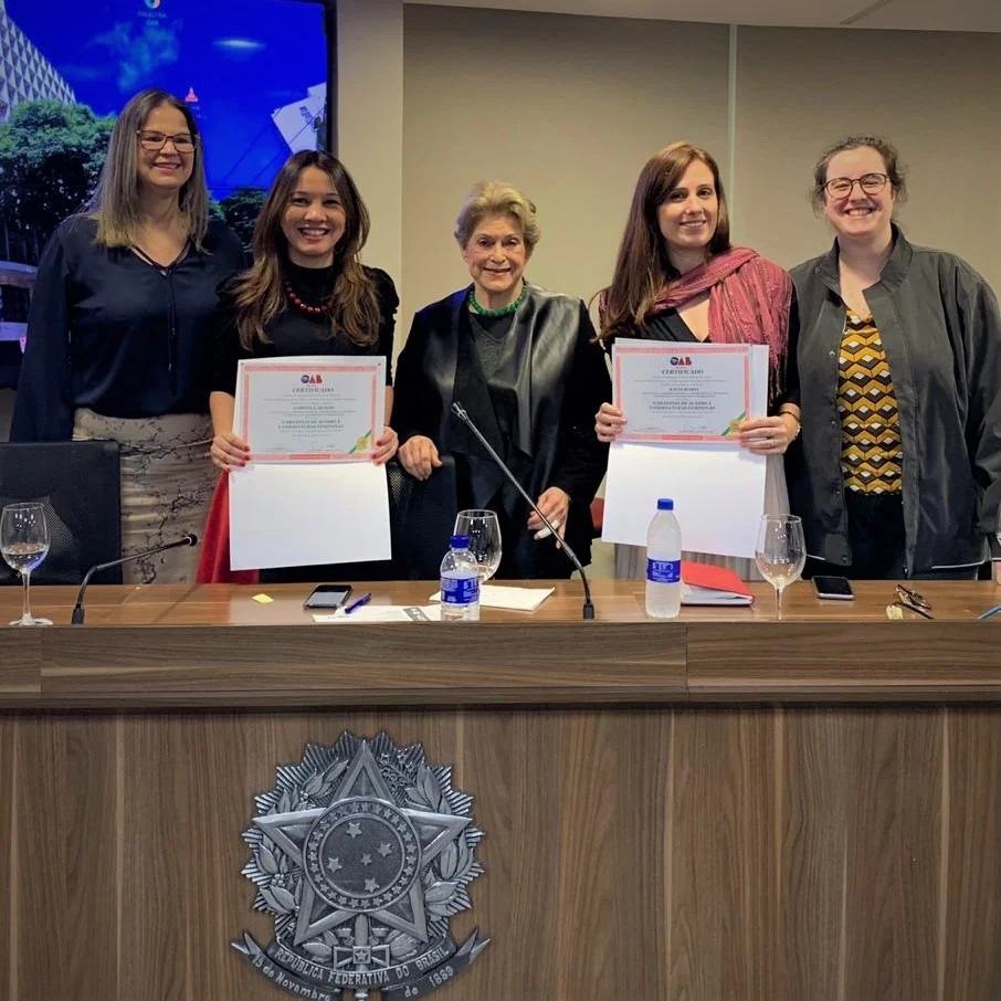 Gabriela Araujo expõe no Simpósio Estadual "A Importância da Mulher na Construção de um Parlamento Democrático", na OAB-SP