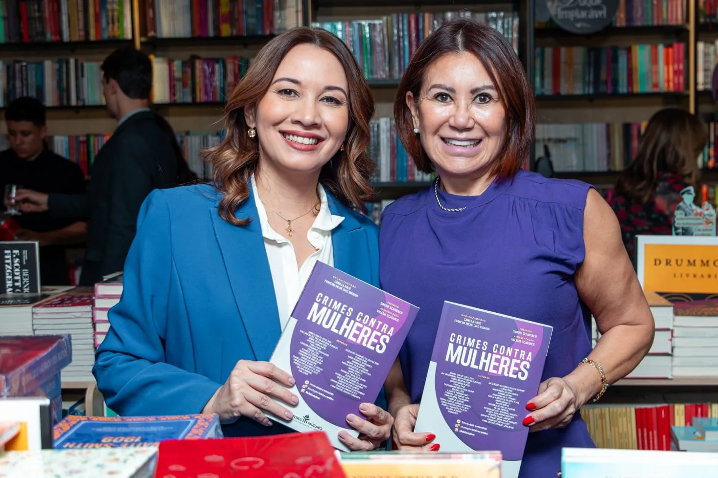 Autoras participam do lançamento do livro Crimes Contra Mulheres 