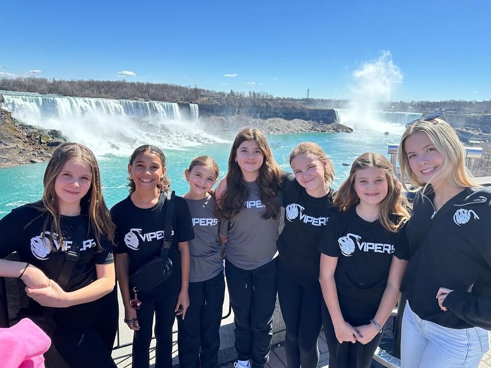 Our 11U Vipers&rsquo; Thunder Team enjoyed some team bonding time in Niagara Falls yesterday prior to their first Provincial Championships Tournament in a couple of weeks! It was 14 degrees and sunny, so it was a perfect day all around!🐍❤☀️