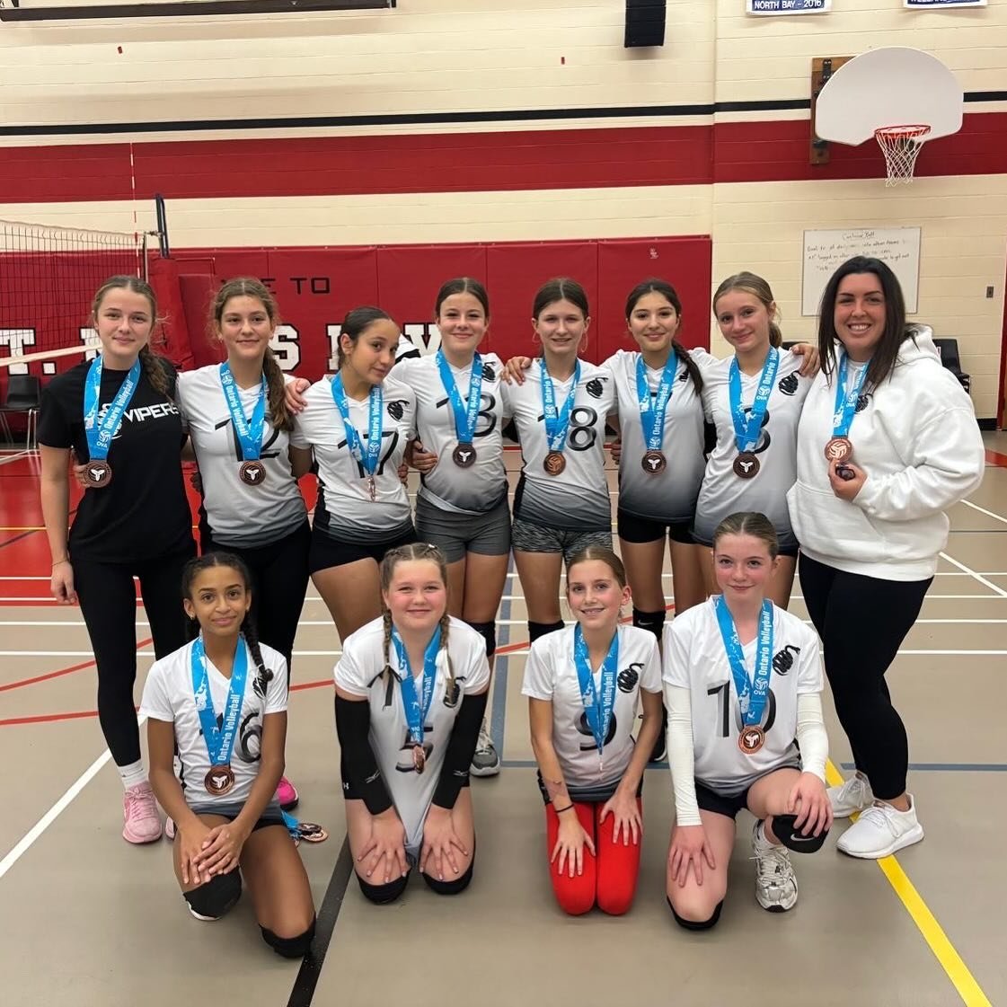 Congratulations 13U Spark on your BRONZE medal finish! Great start to the season!🥉🐍🎉