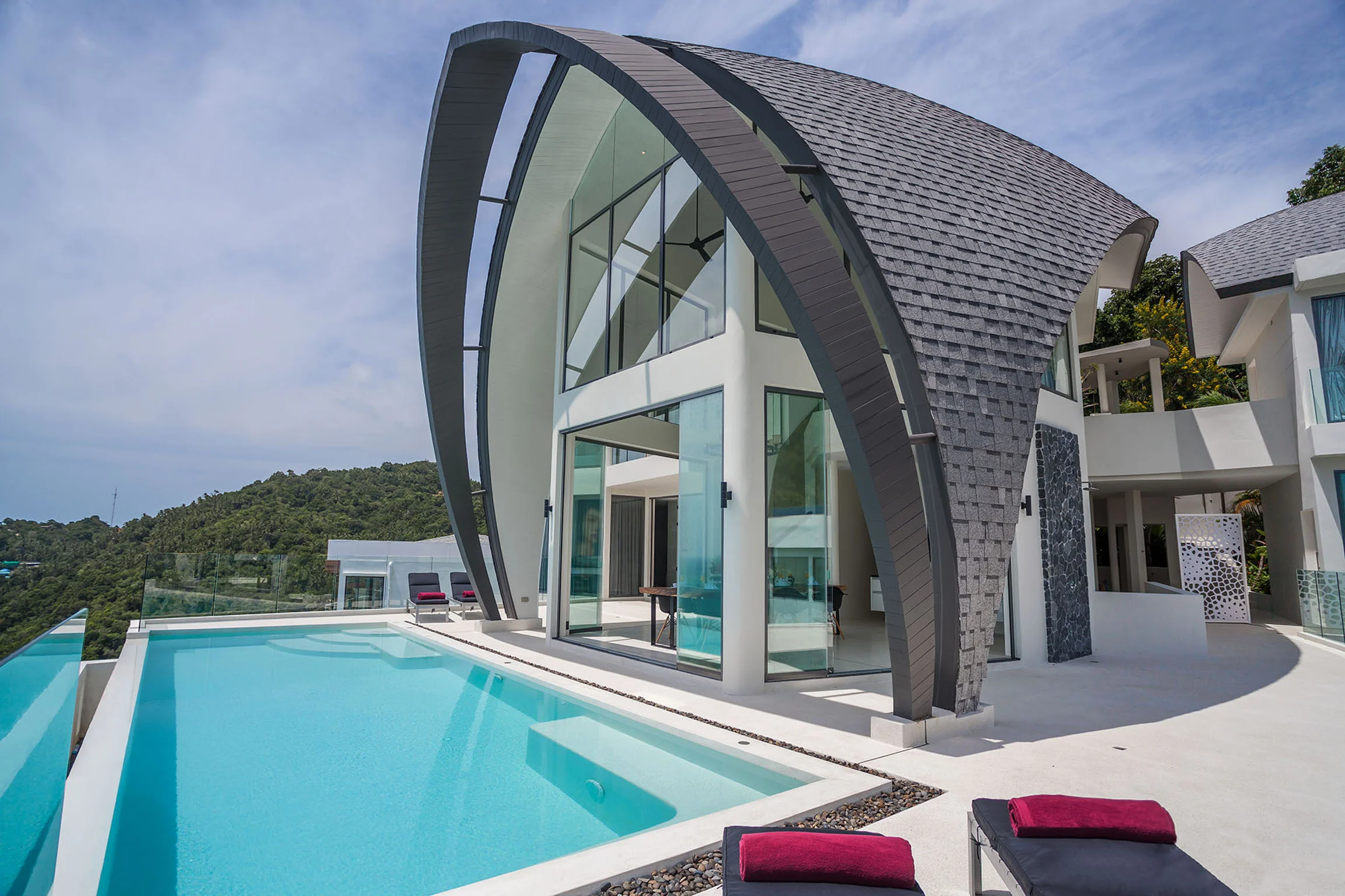 Infinity pool