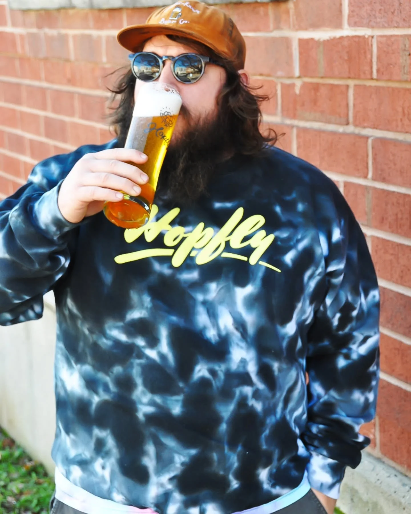 Last new merch drop of the year has hit the taprooms.  You know, just in case you haven't been able to pick some up already. Or if you just want more.

🌟 Tie-Dyed Crewneck with Classic Logo
🌟 Long Sleeve with Updated Logo (multiple colors available