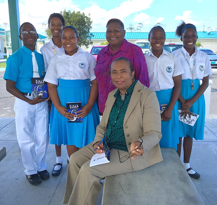 PATRICIA GLINTON-MEICHOLAS WITH SHONA KNOWLES PRINCIPAL AND STUDENTS OF AQUINAS COLLEGE IMG_4474lorez2.jpg