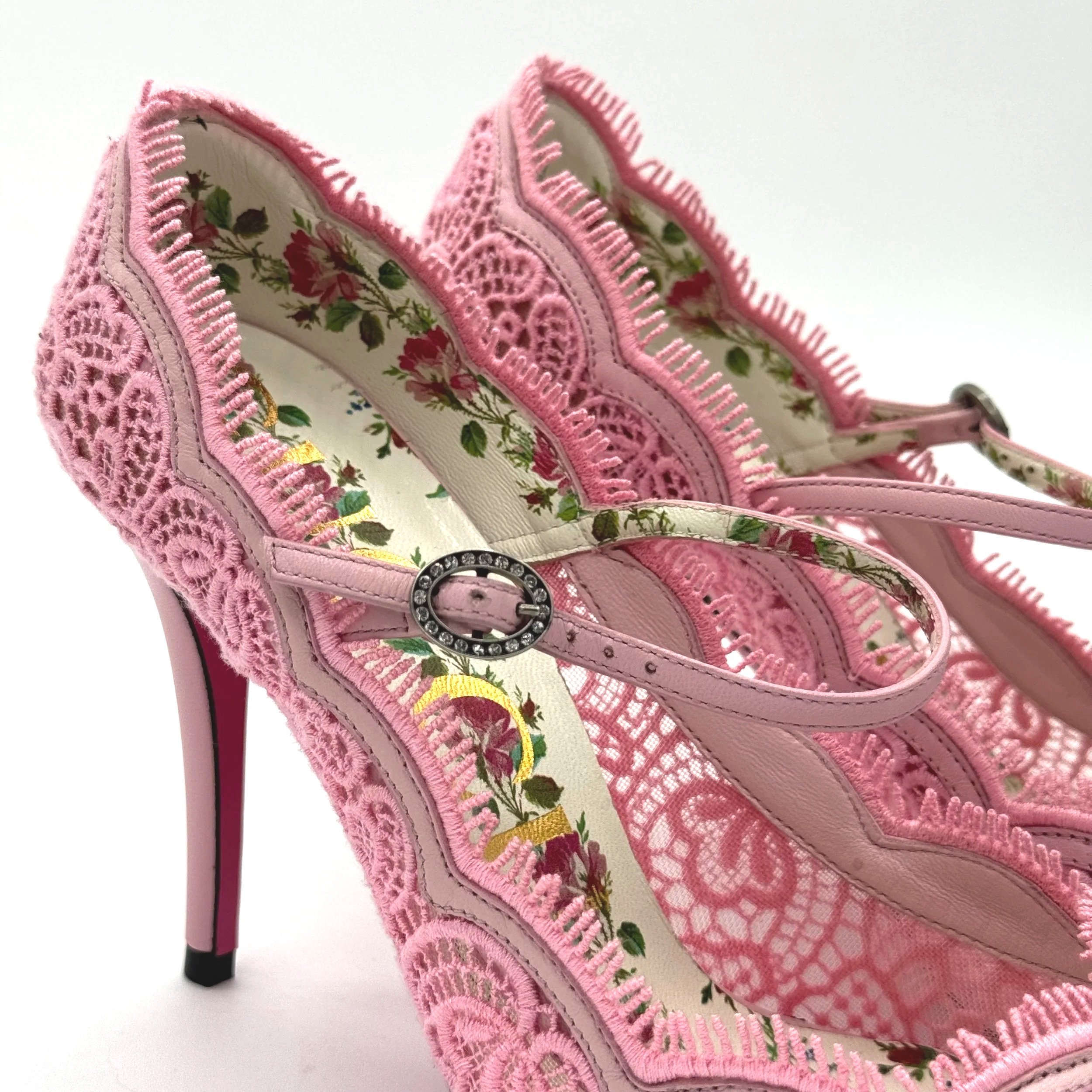 Gucci Pink Lace Heels, Size 39