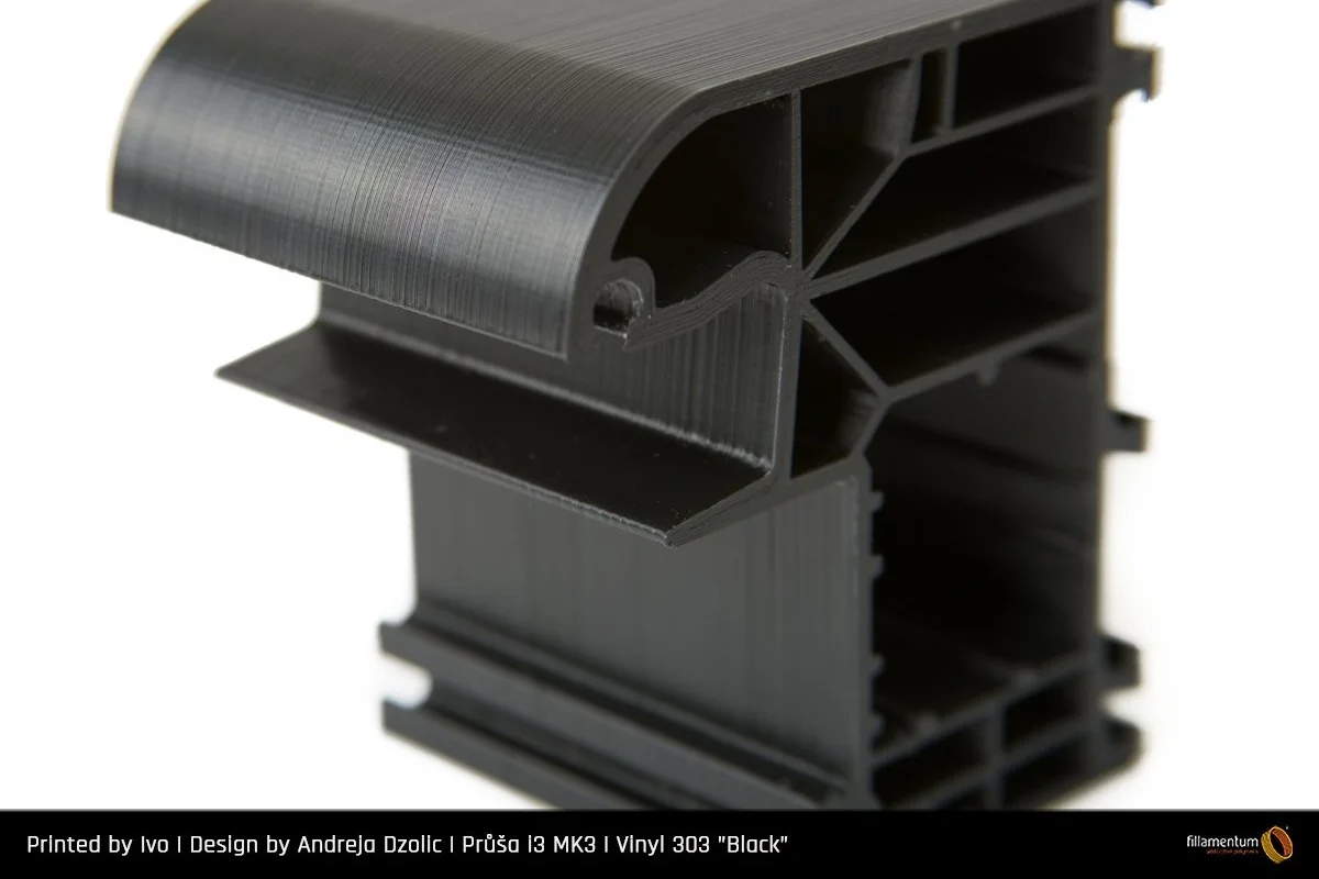 vinyl_303_Black_Ivo_windowpart_04.jpg