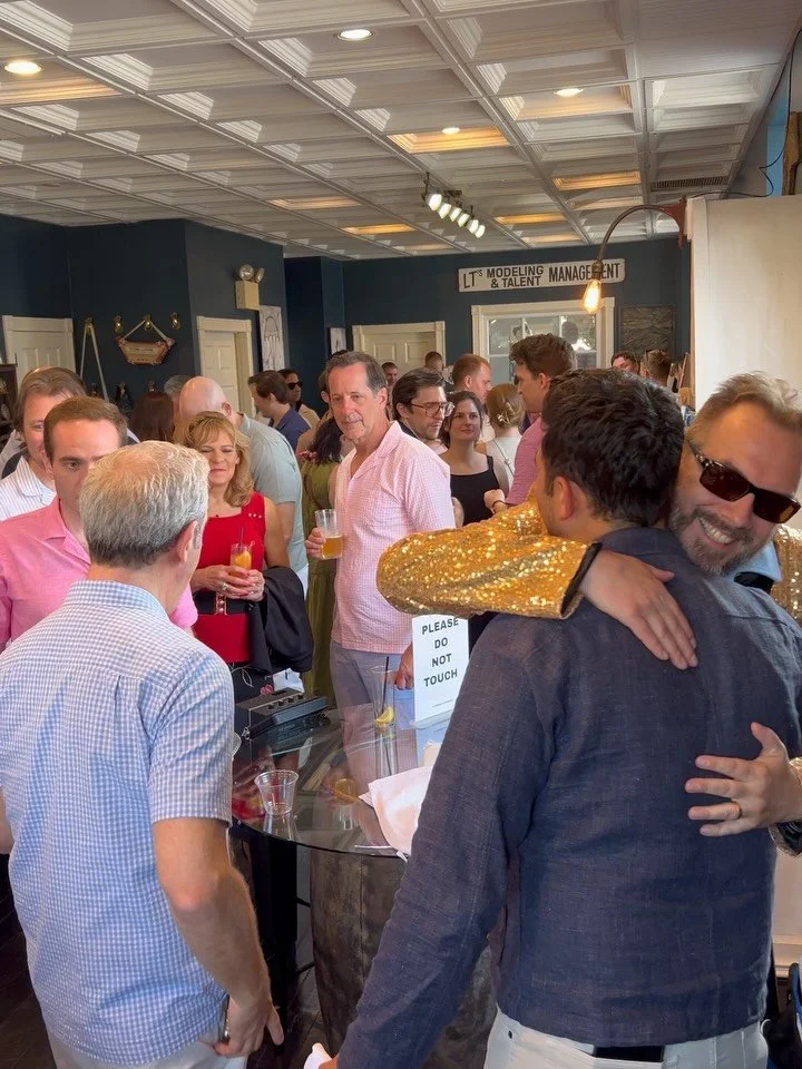 Did you know… You can host your private events with our speakeasy door open that will take you from our tasting room, up to @art.wrkd !  Great for ticketed events or company parties! 🎉 
.
Pictured @thebondexperience