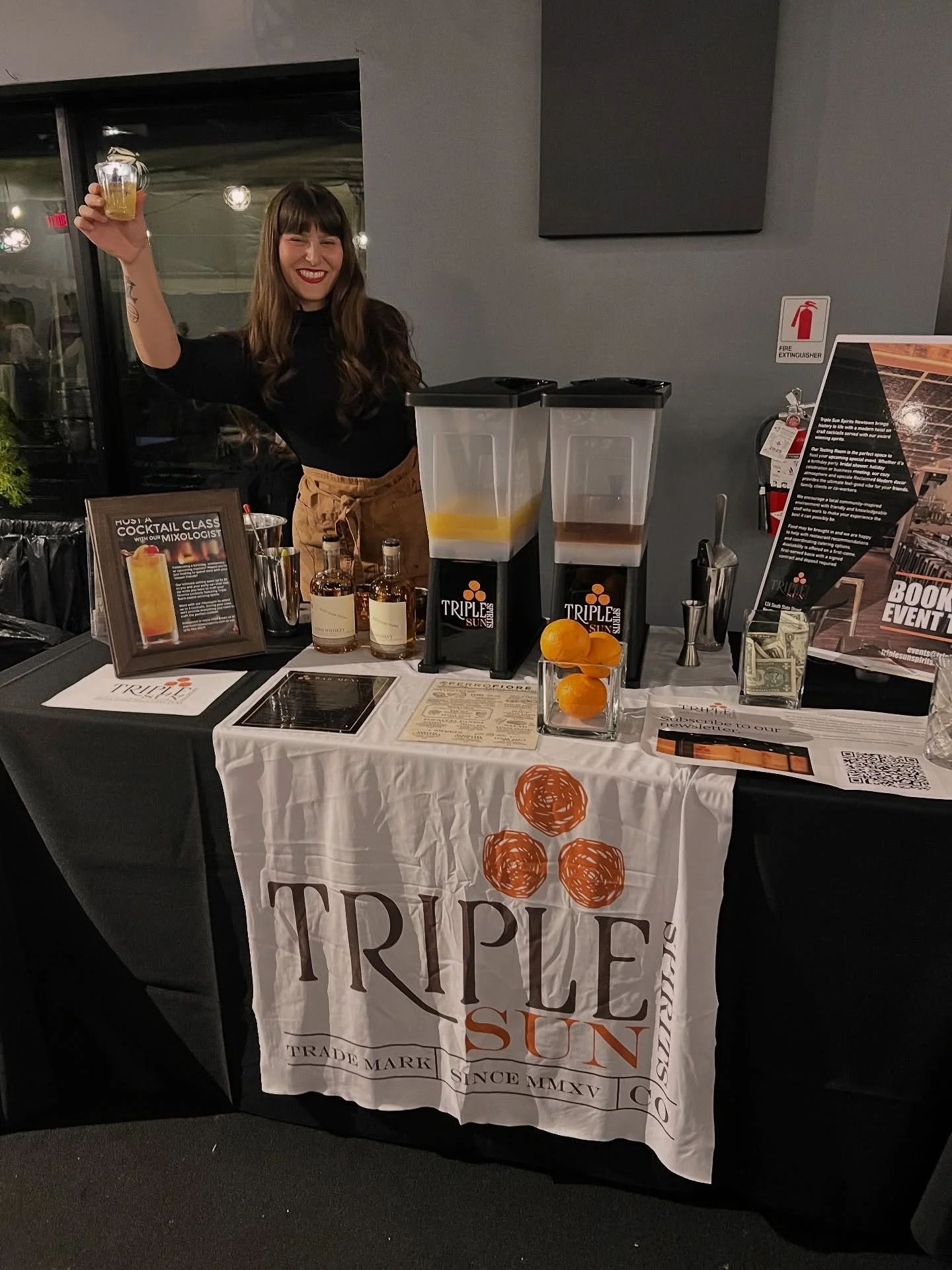 It was a pleasure popping up at the @pickering_manor annual fundraiser this week! Patrons got to try our Butter-Washed Bourbon Old-Fashioned 🥃 and a Coconut Rum Holiday Fruit Cake🍹 if you were there, let us know which was your favorite!