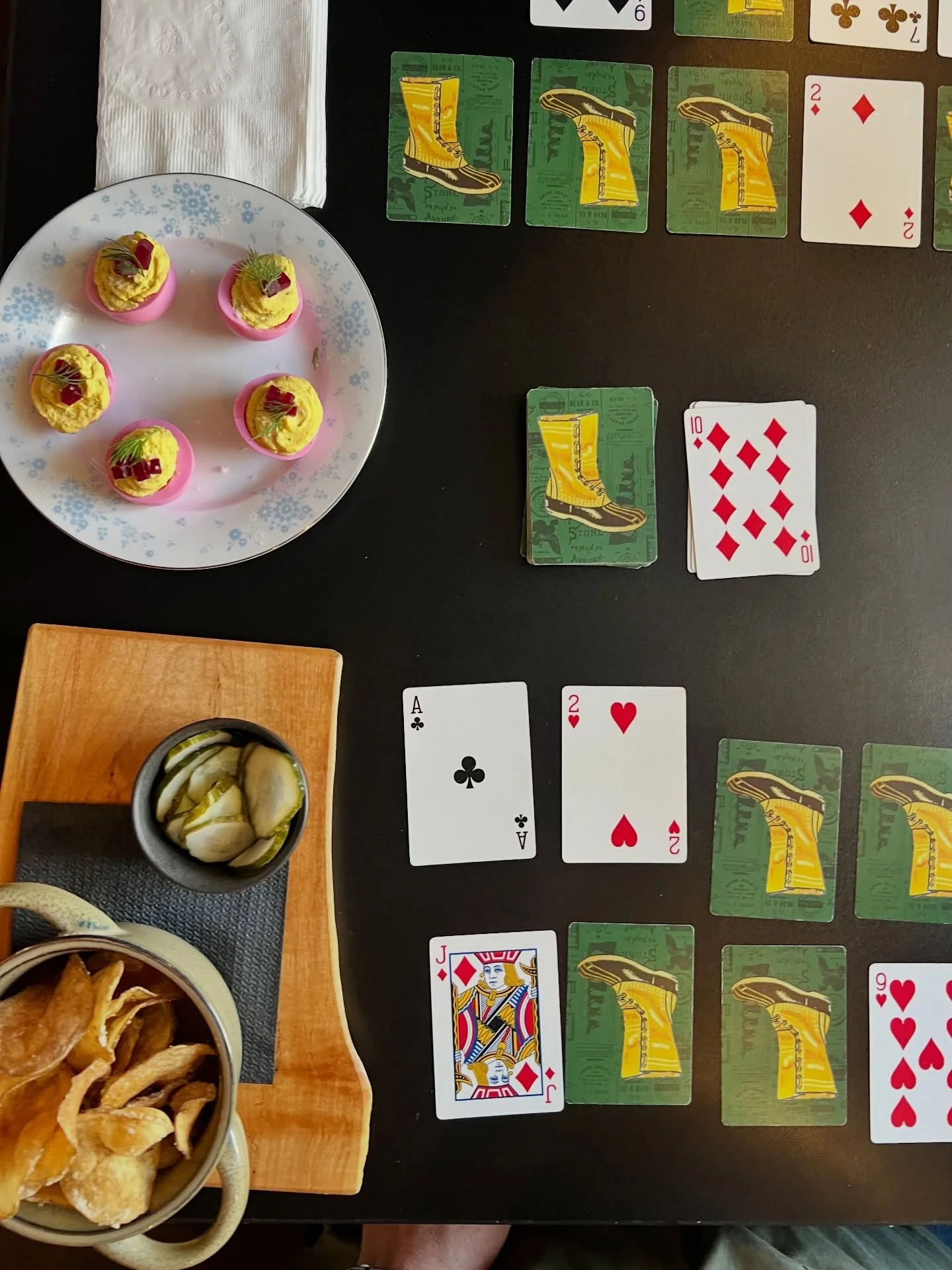 Always a good idea! Love to see when patrons bring cards and hang with us for a while over their favorite libations at our Tasting Room &spades;️&hearts;️&clubs;️&diams;️🃏 Cheers!
.
Food pictured: Deviled Eggs and Kettle Chips by @mattboffa