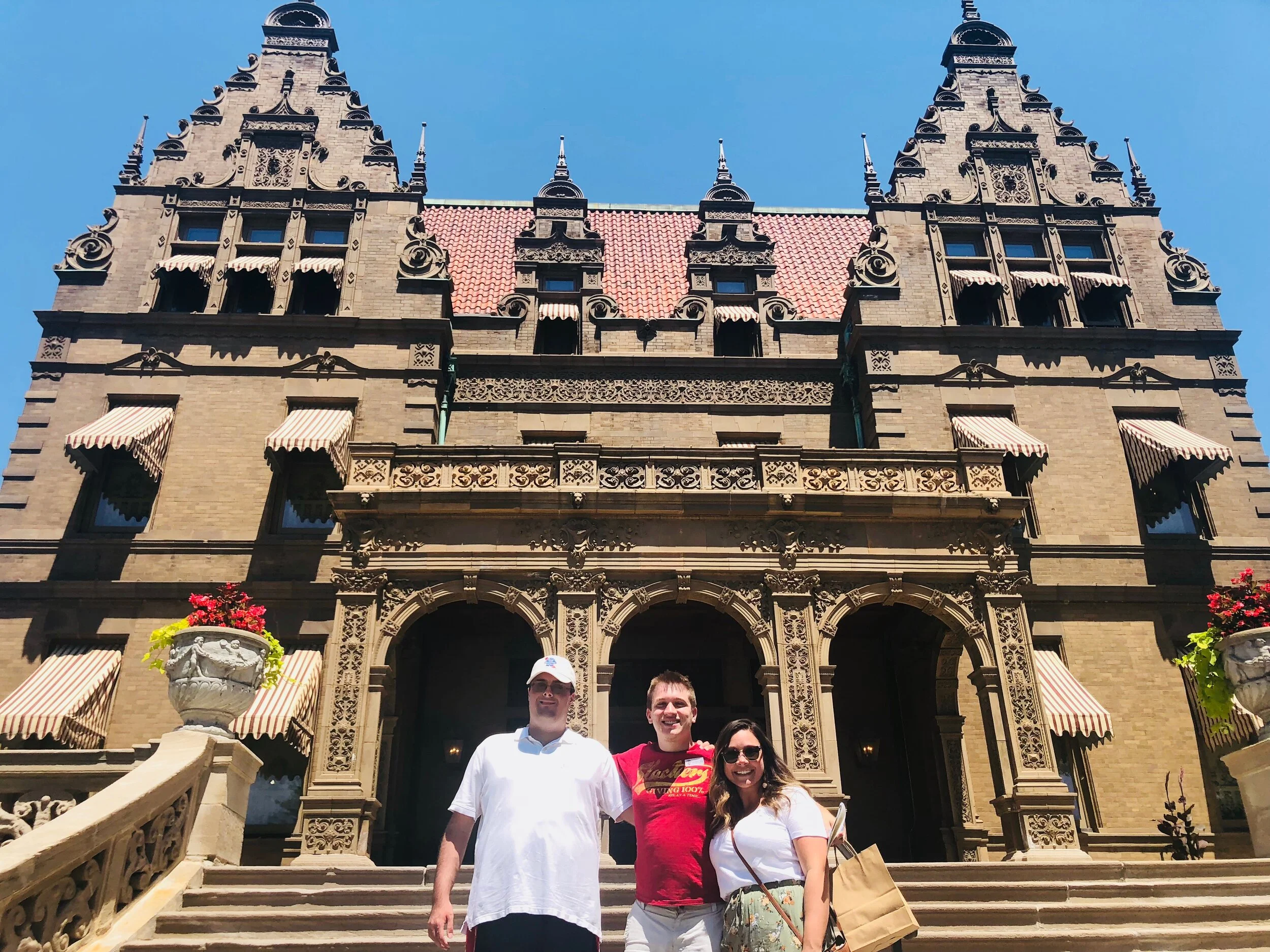 WI Day 1 - Mansions, Mitchell Domes, and Melty Cheese