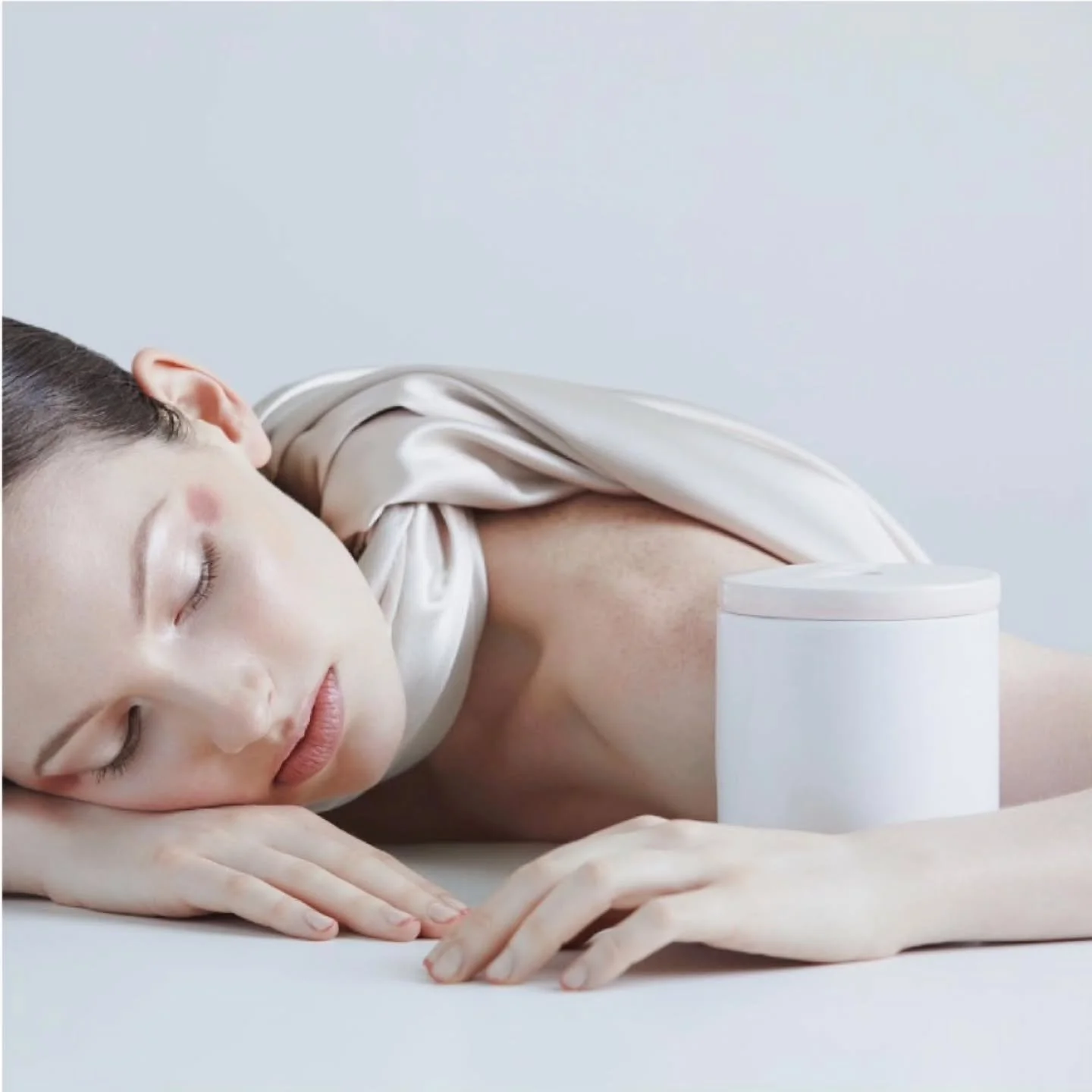 Just over here waiting for the spring flowers to bloom and warm temps to stay 🌷☀️
#shopnightspace #blush #springscents