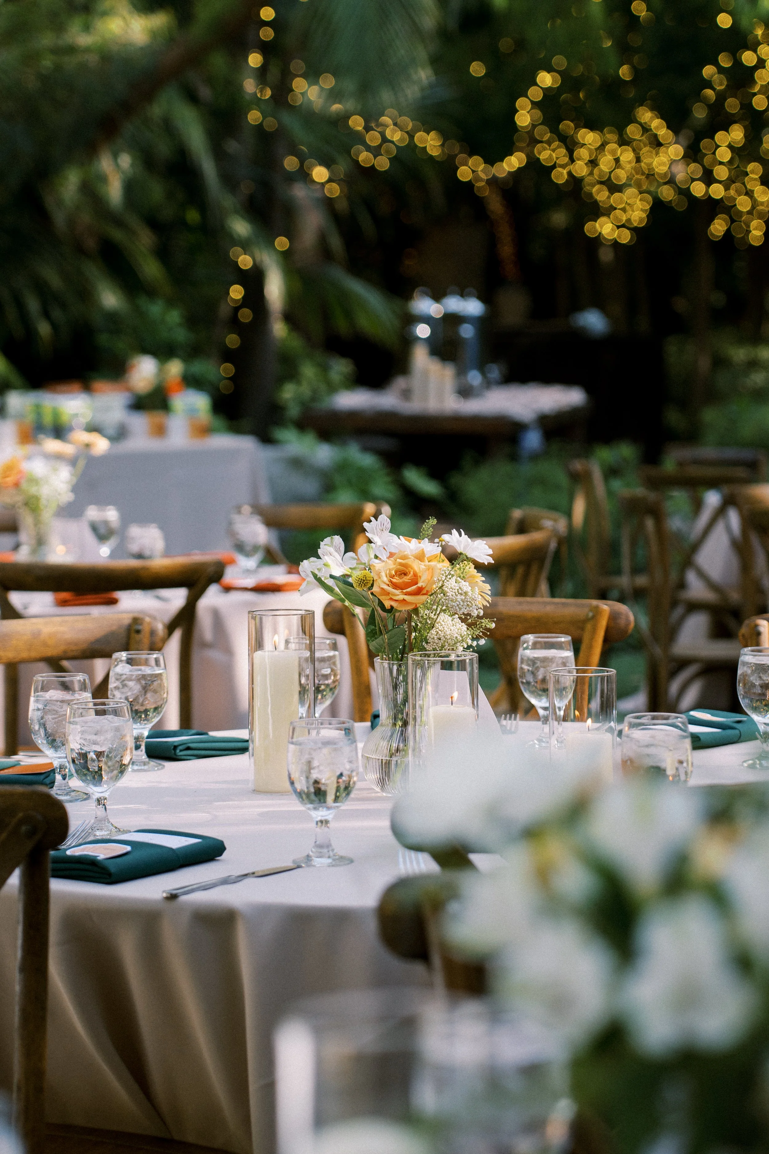 glasswear-shines-ion-delicate-lighting-amidst-the-ceremony