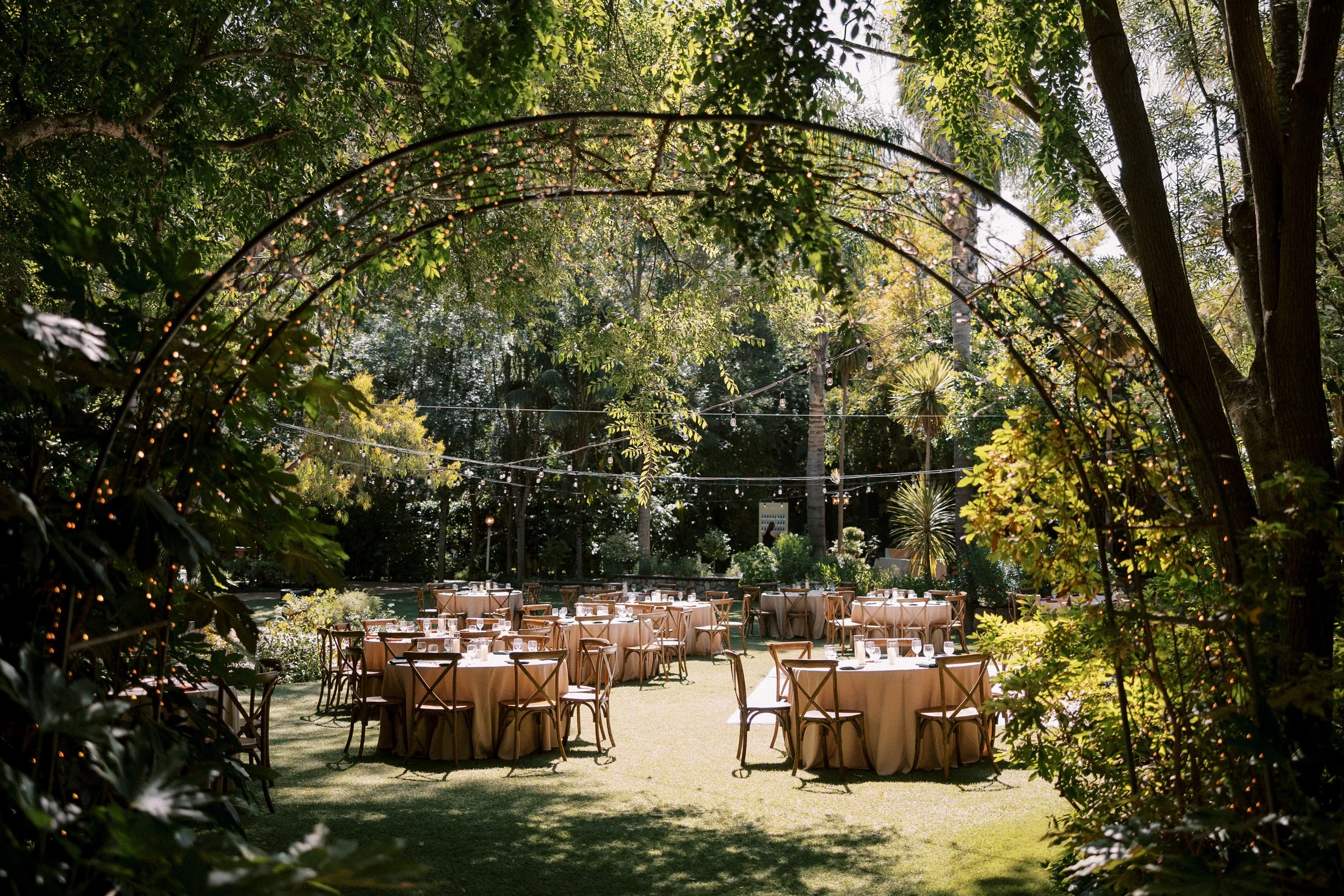 hartley-wedding-outdoor-garden-reception-guests-area
