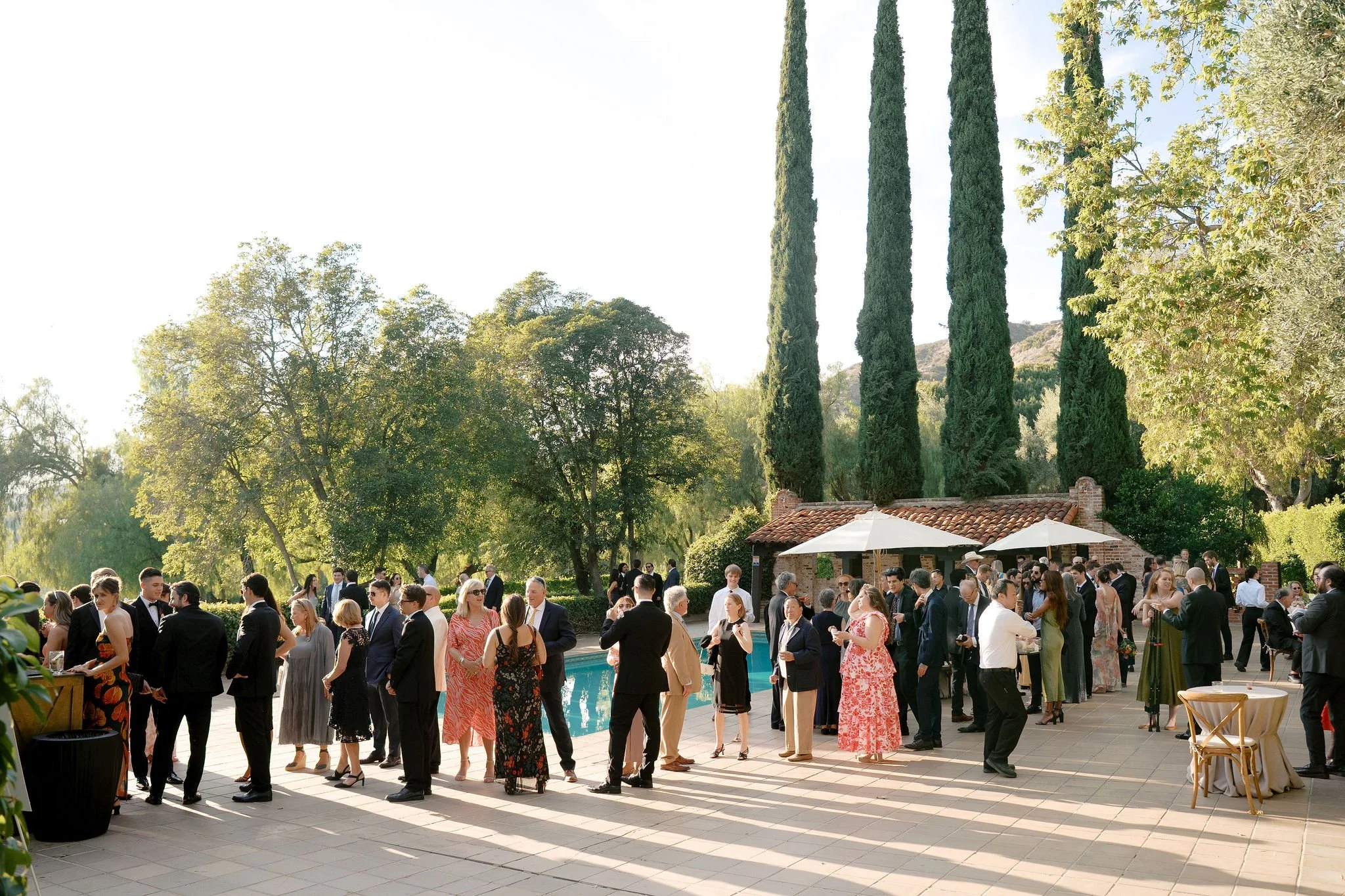 hummingbird-nest-ranch-wedding-pool-cocktail-hour