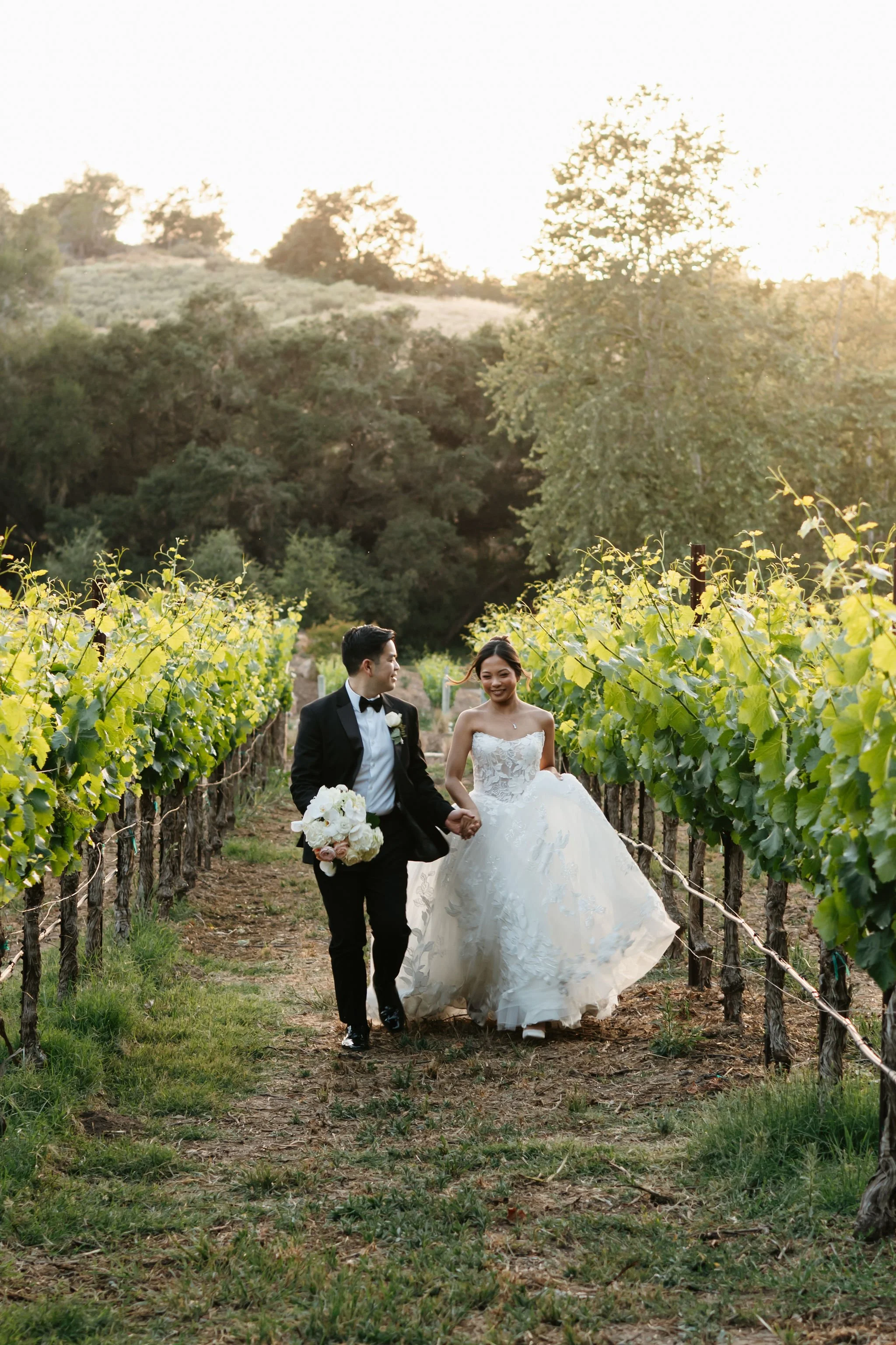 moserate-winery-wedding-vineyard-couple