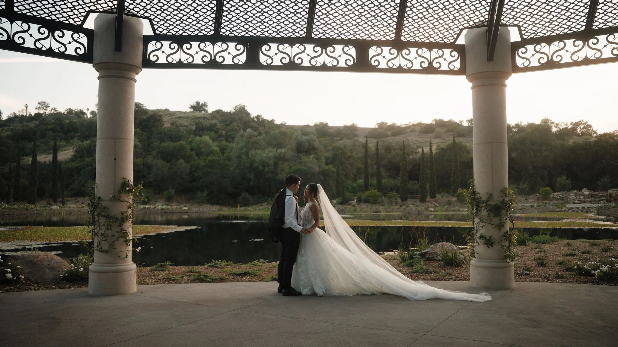 moserate-winery-wedding-lakeside-pavilion-portrait