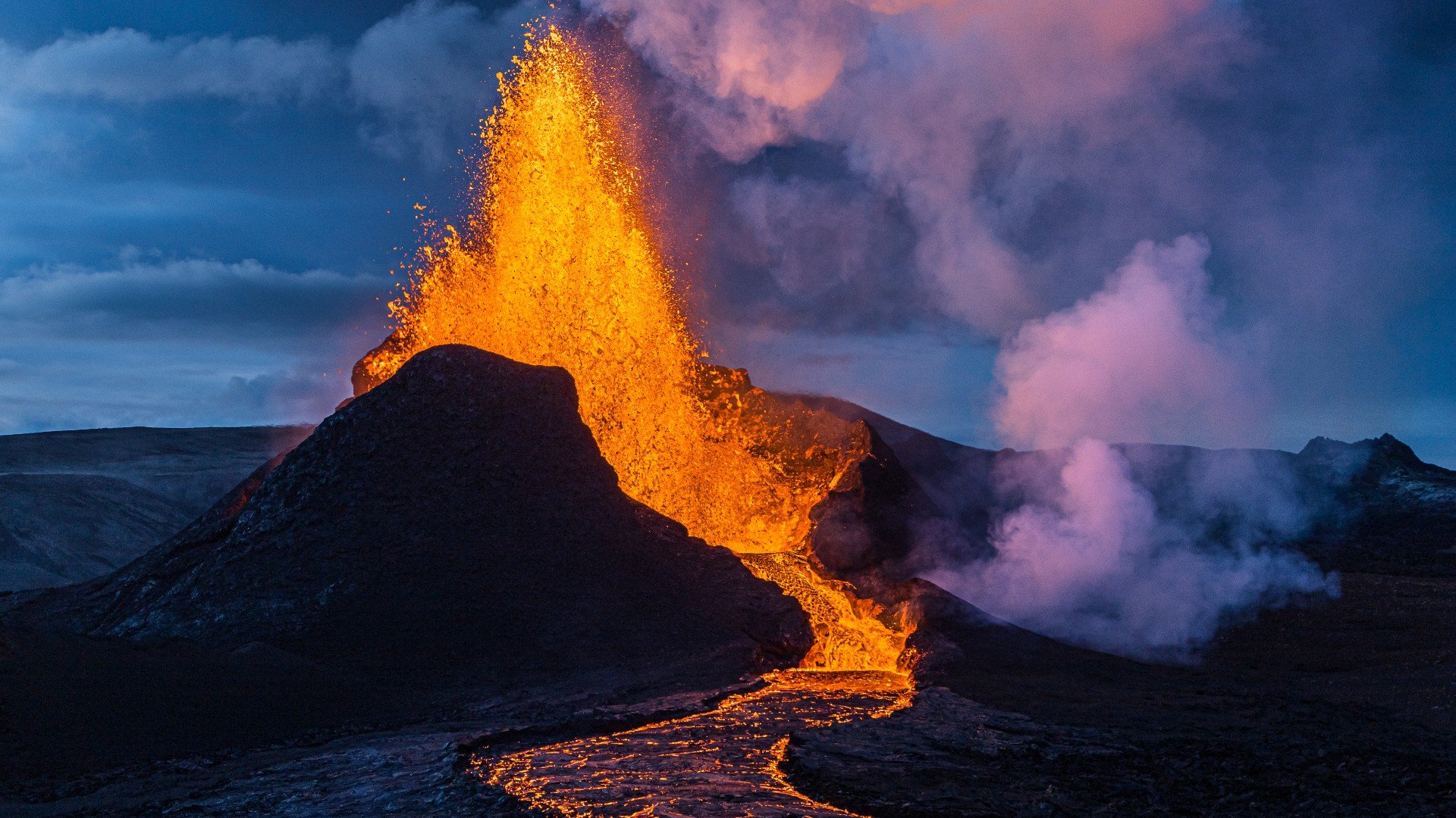 Mauna Loa eruption prompts warnings for Hawaii’s Big Island — House of