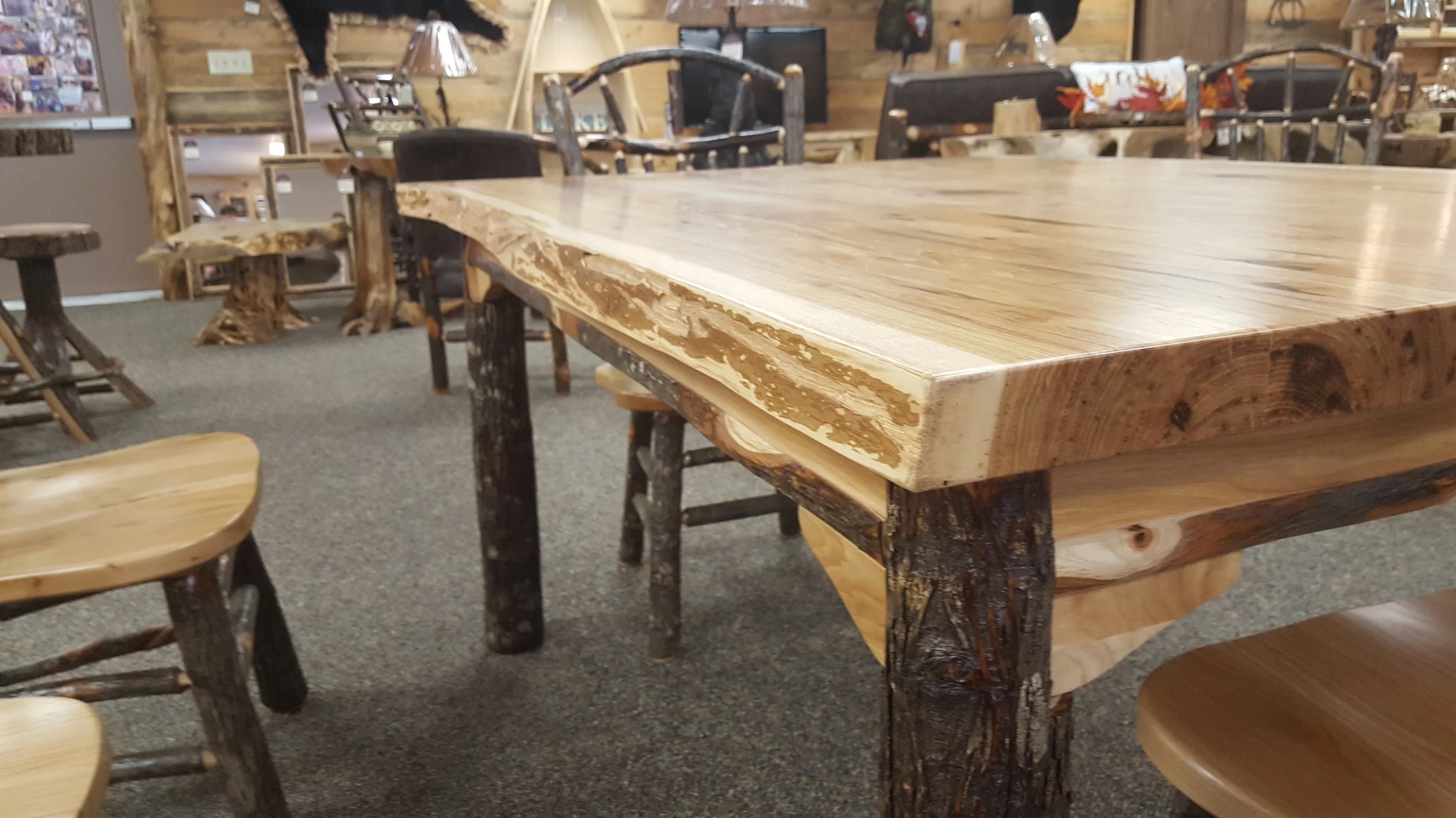 Table Live Edge (13).jpg
