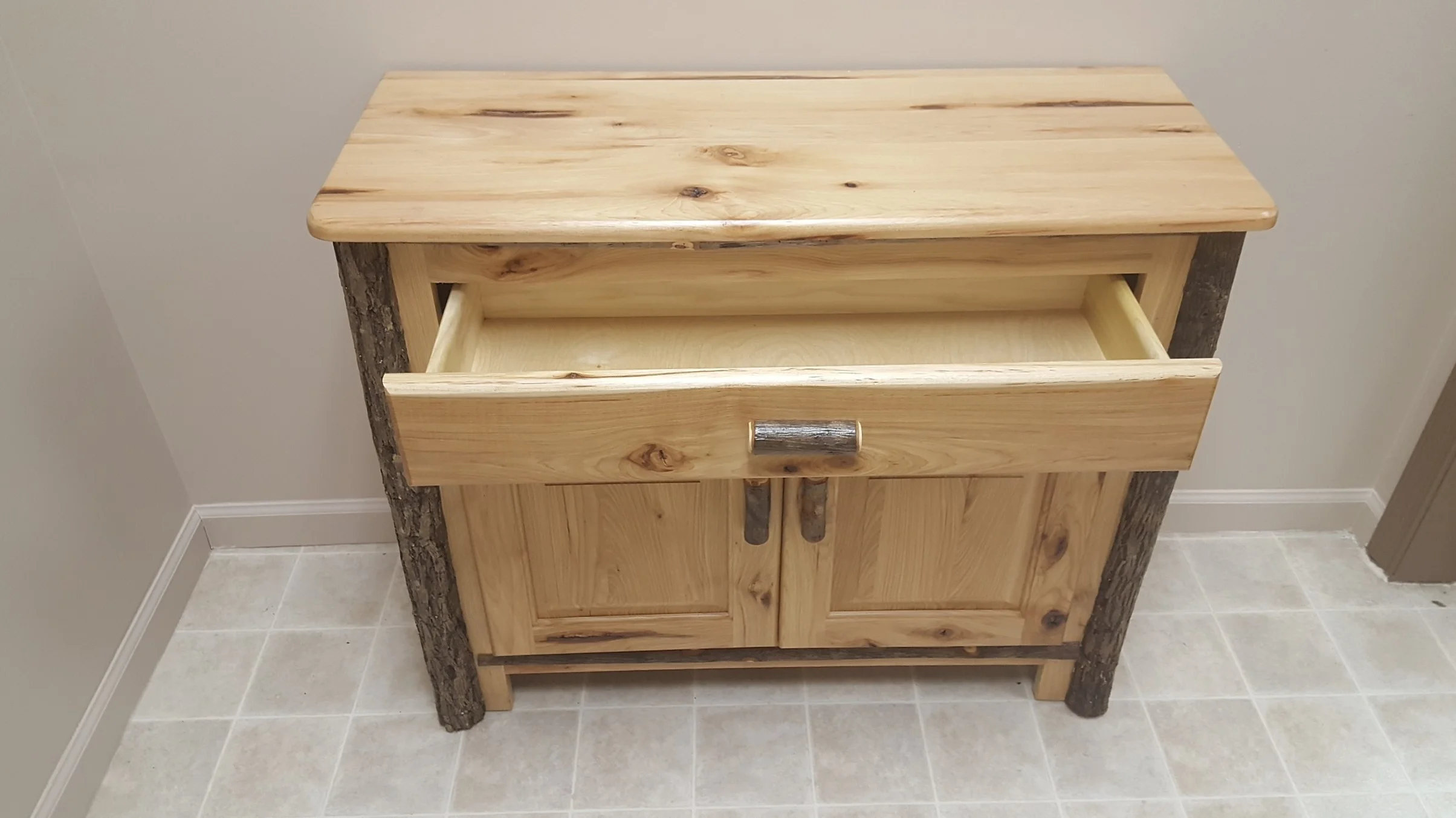 Hickory — EZ Mountain Rustic Furniture