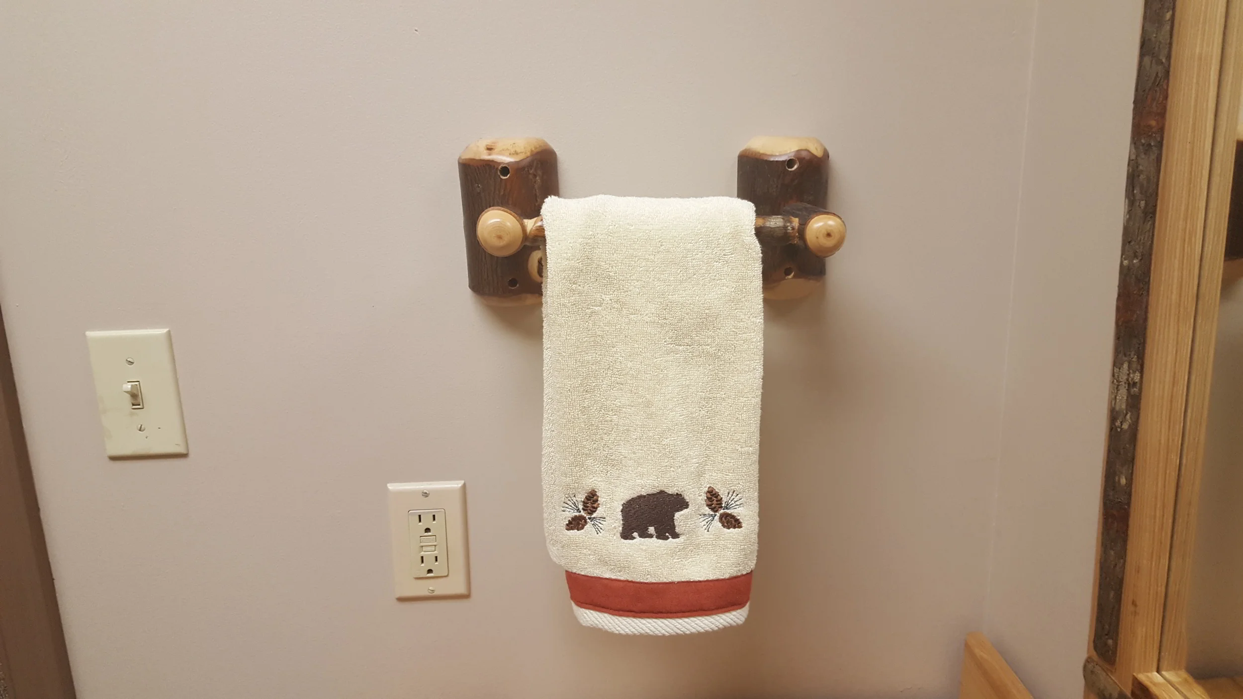 Towel Rack (2).jpg