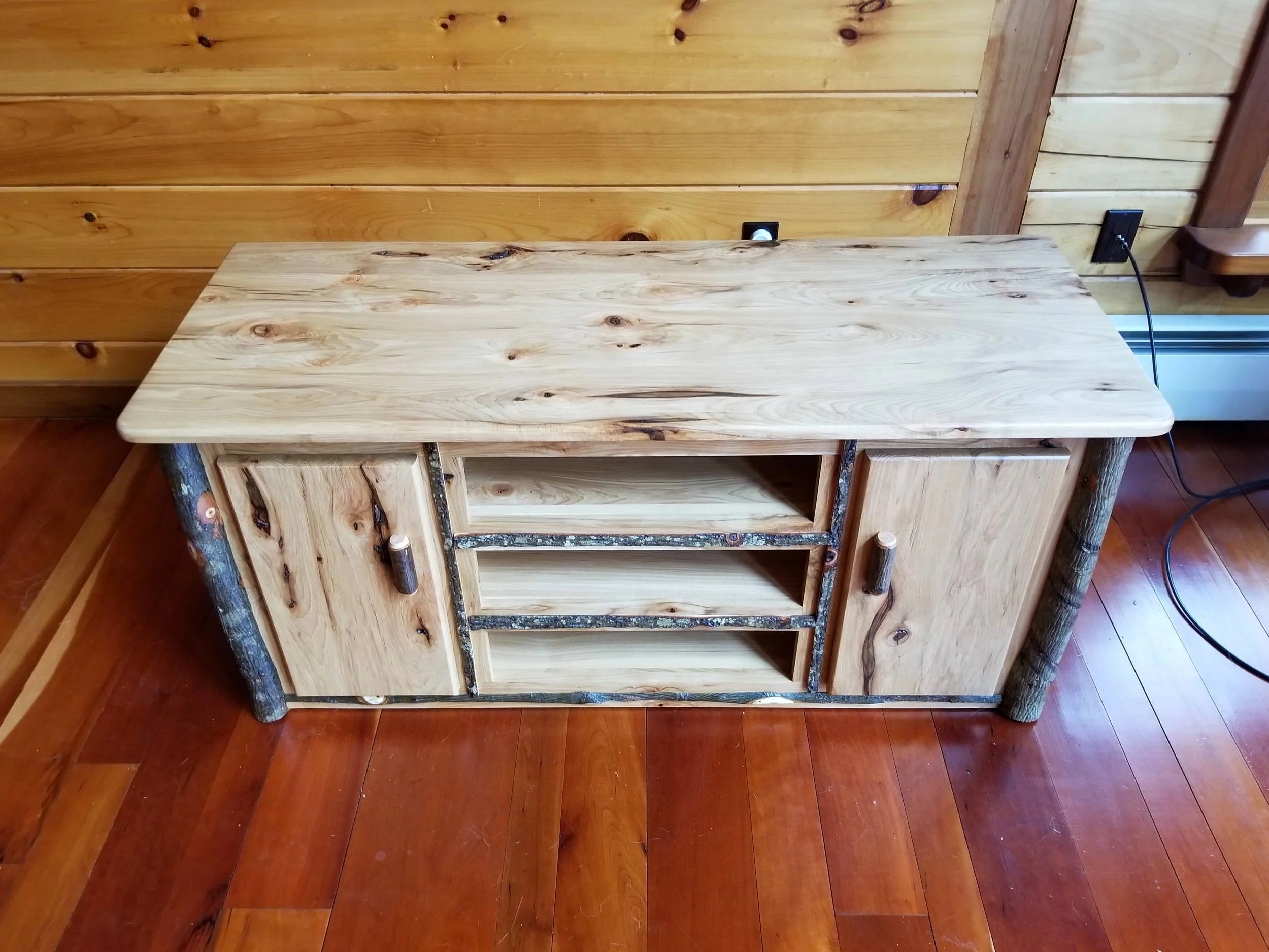 Hickory plasma tv stand 2-1.jpg