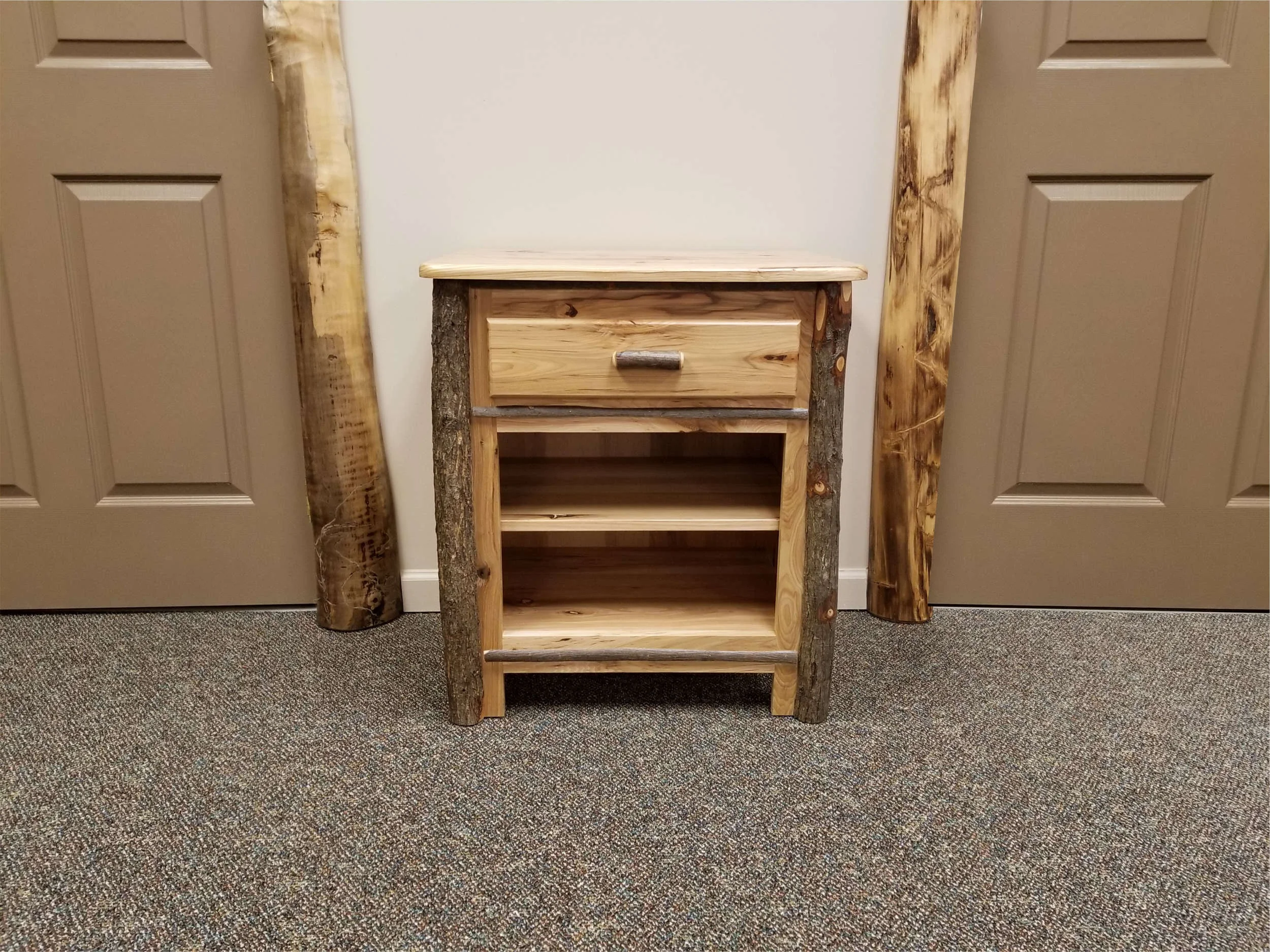 hickory endtable.jpg