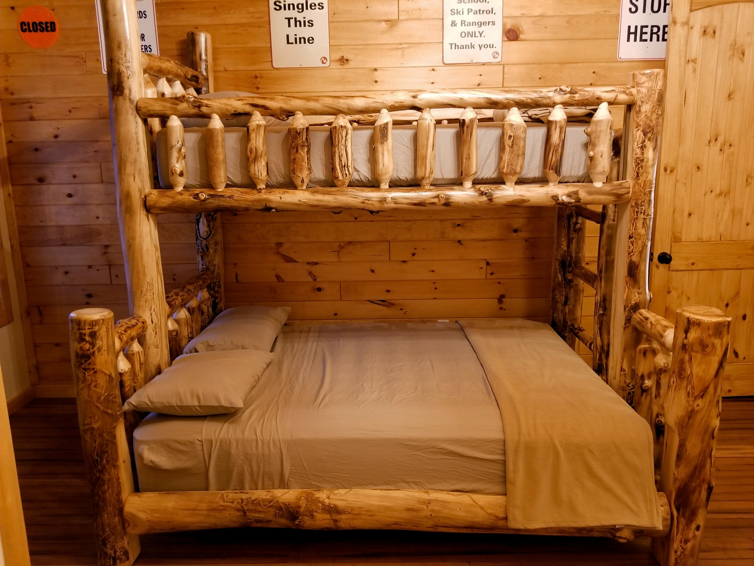 Big Pocono Lodge  Bunk Beds (2) (2019_07_09 20_40_46 UTC).jpg