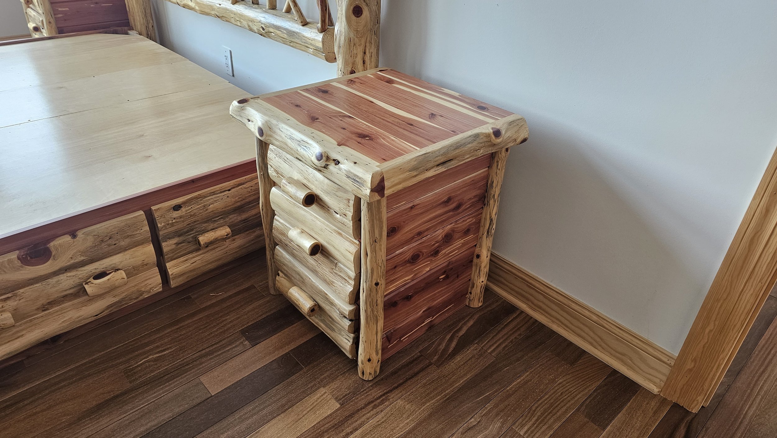 Red Cedar Twig Slide Top (5).jpg