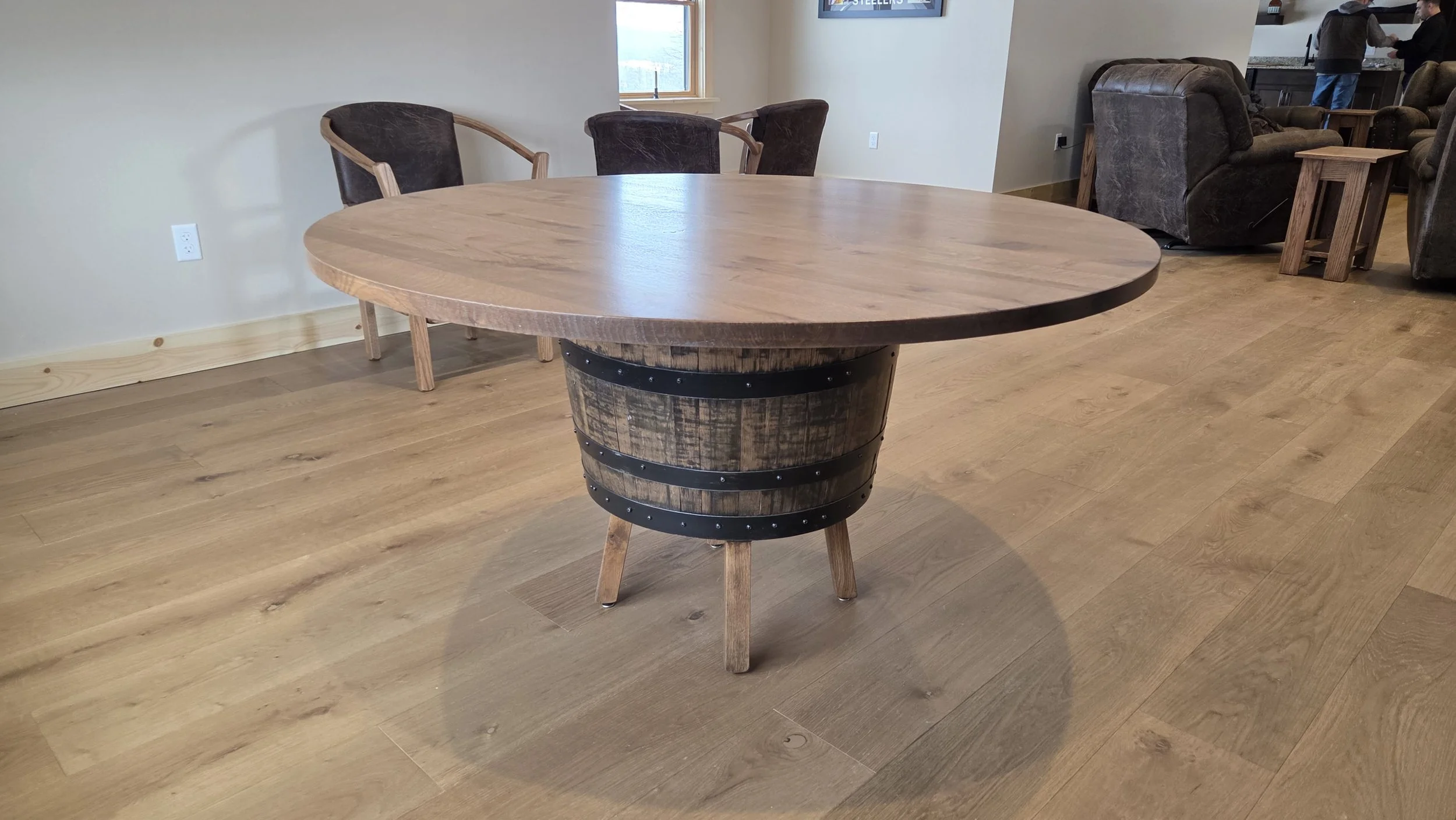 Barrel Table With Legs (5).jpg