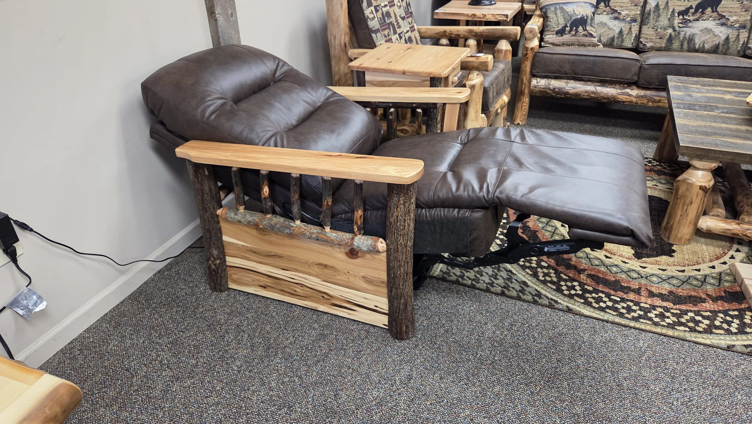 Hickory Power Recliner (9).jpg