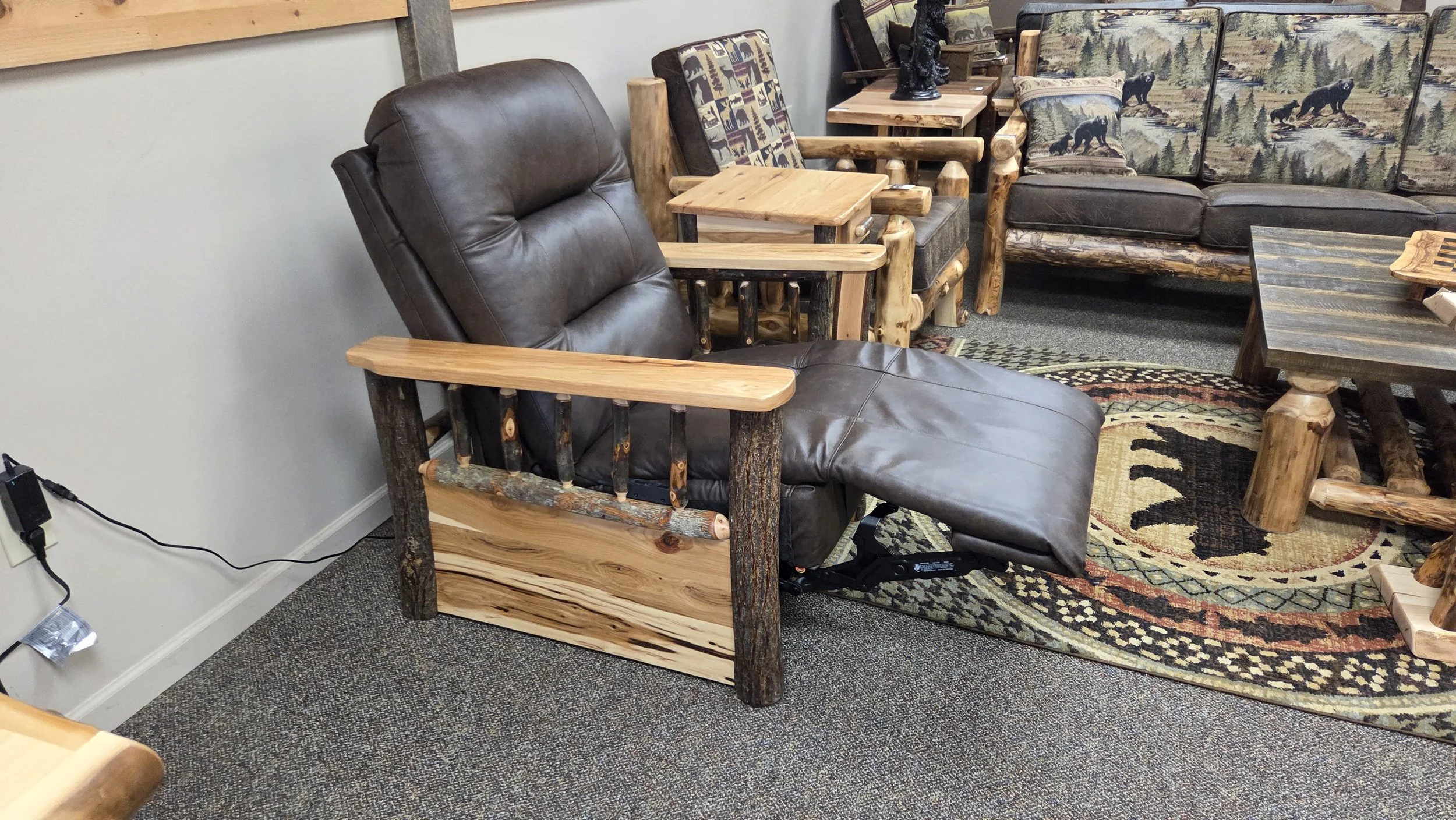 Hickory Power Recliner (8).jpg