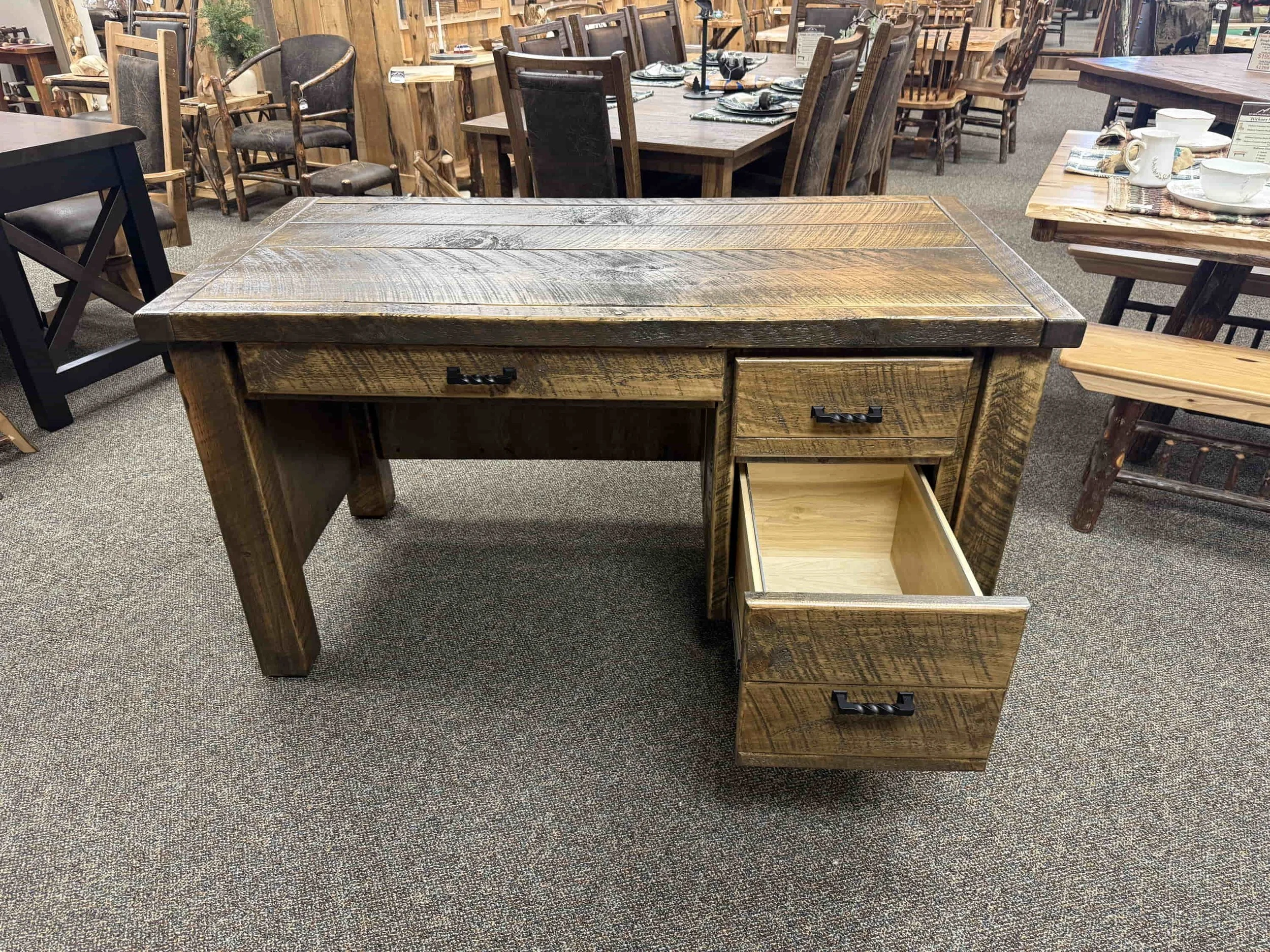 Keystone Pine Desk  (2).JPG