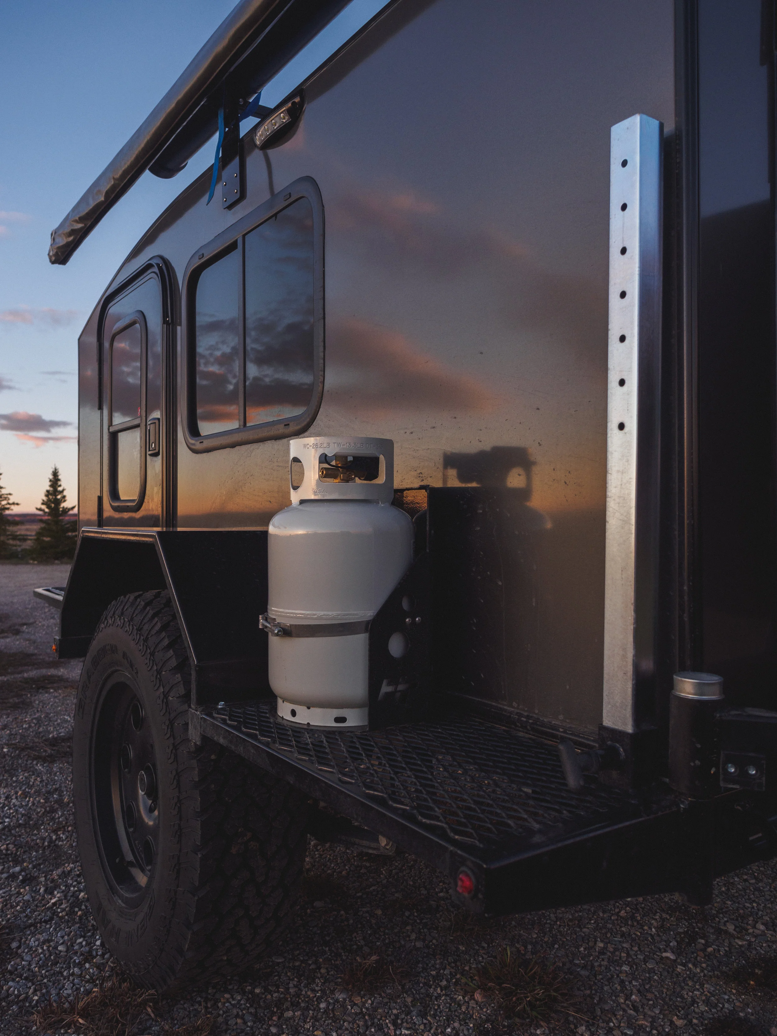 11 lb Propane Tank and Mount