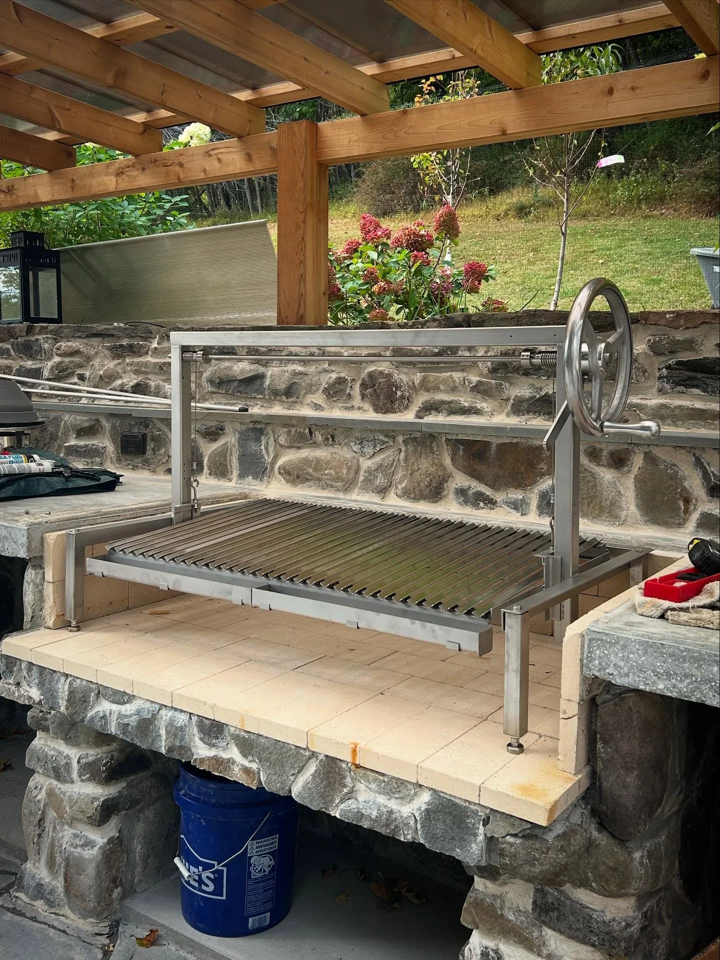 Another beautiful installation on its way. 
.
.
.
#grilling #outdoorkitchen #woodfired #parrilla #outdoorliving #grill #asado #patio #backyard #luxuryhome #woodfiredgrill #bbq #outdoorcooking #argentiniangrill #custom #grilloptions #grilllife #grillm