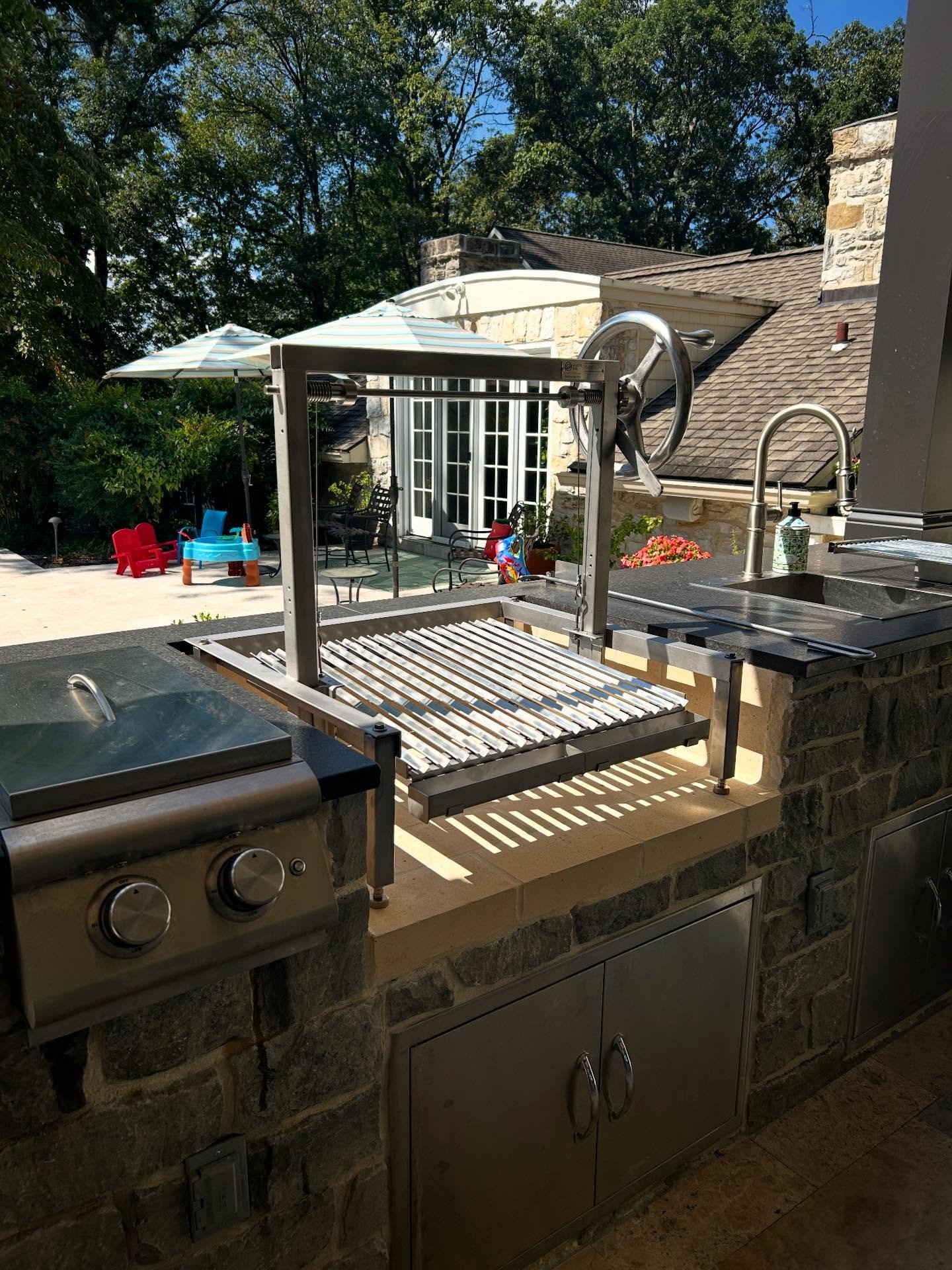 Clasico Grill Insert ready to fire up. 
.
.
.
#grilling #outdoorkitchen #madeintheusa #parrilla #outdoorliving #giftsforthehome #patio #backyard #firebrick #customgrill #woodfiredgrill #outdoorcooking  #grilllife #grillmaster  #giftideas #outdoordini