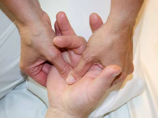 Point Shiatsu relaxation Valérie Garab .jpg