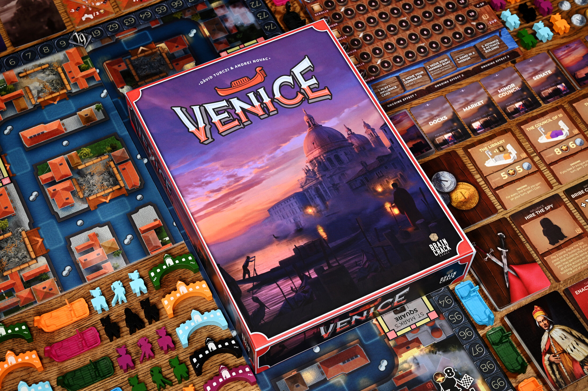 1 - Venice - Box with components.jpg