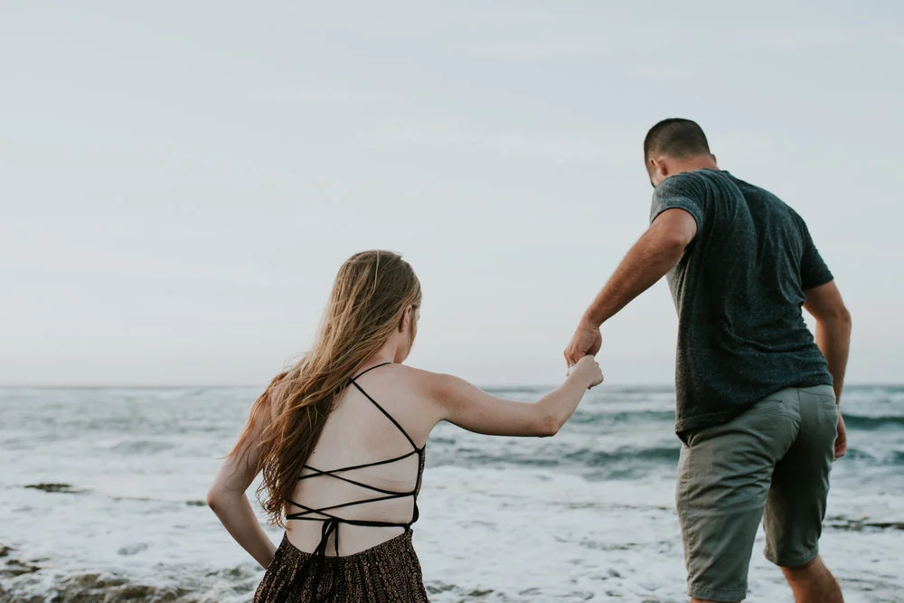 619ee-mauihoneymoonlifestylephotography-21.jpg