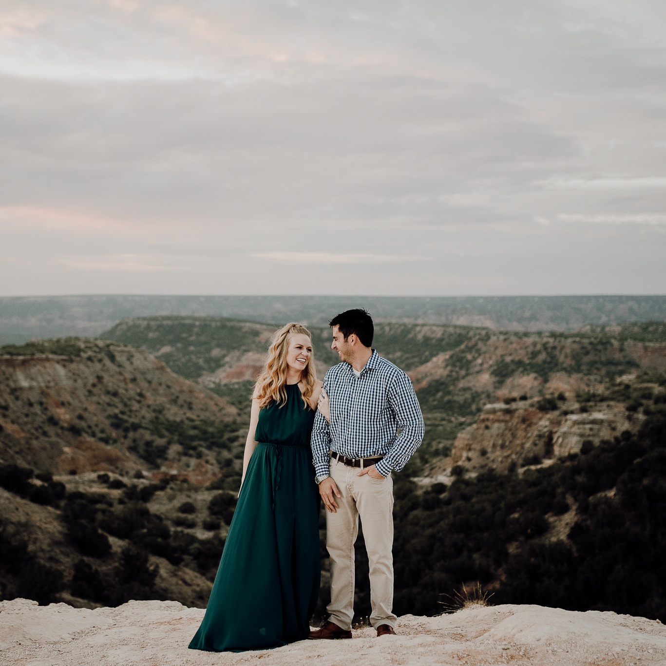 Amarillo+Sunrise+Engagement+Session+Cliffs+-+Palo+Duro+Canyon+State+Park-+Houston+Wedding+Photographer+-Kristen+Giles+Photography-1.jpg