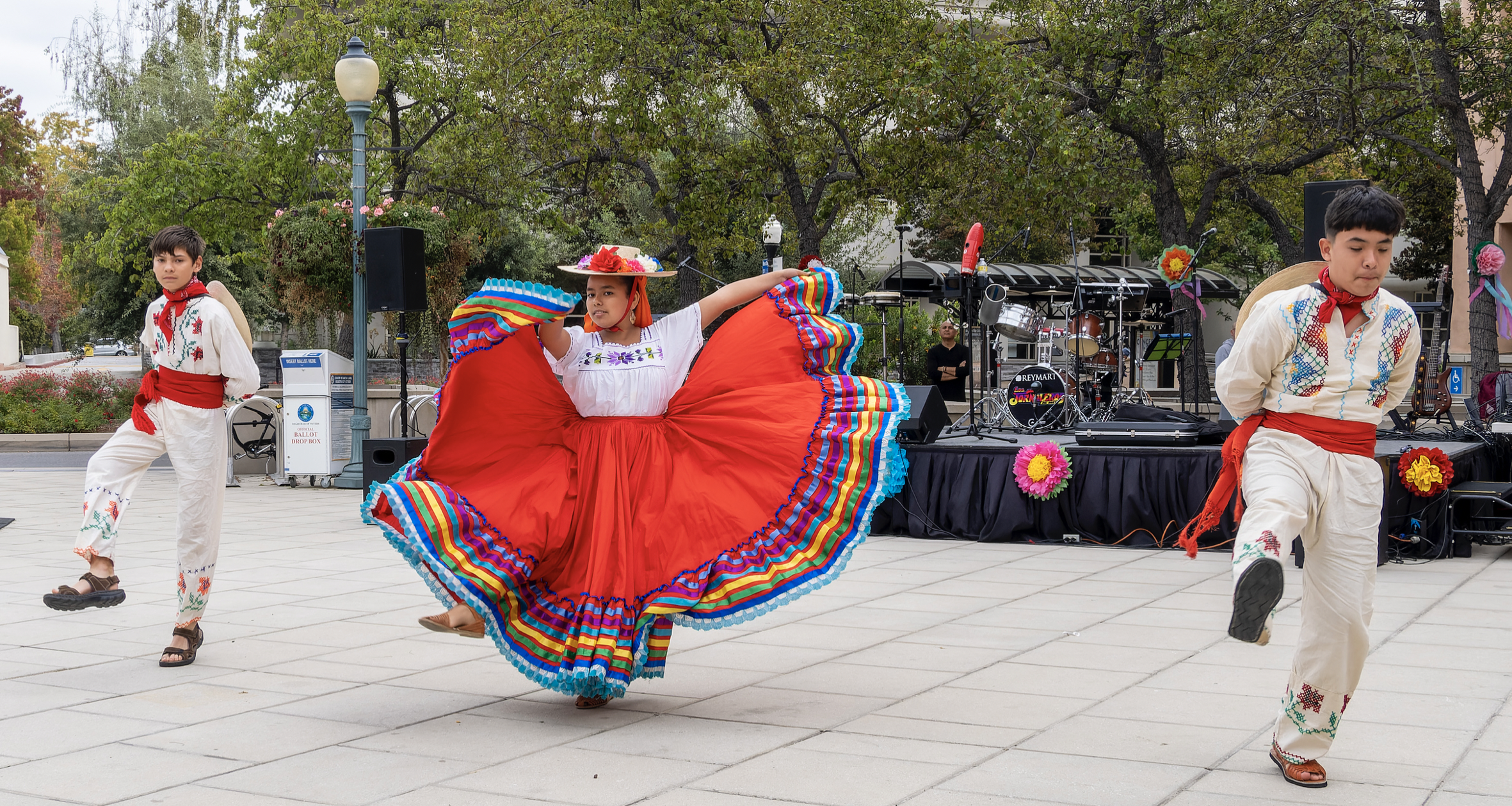 Raices de Mexico &amp; Orgullo Latino