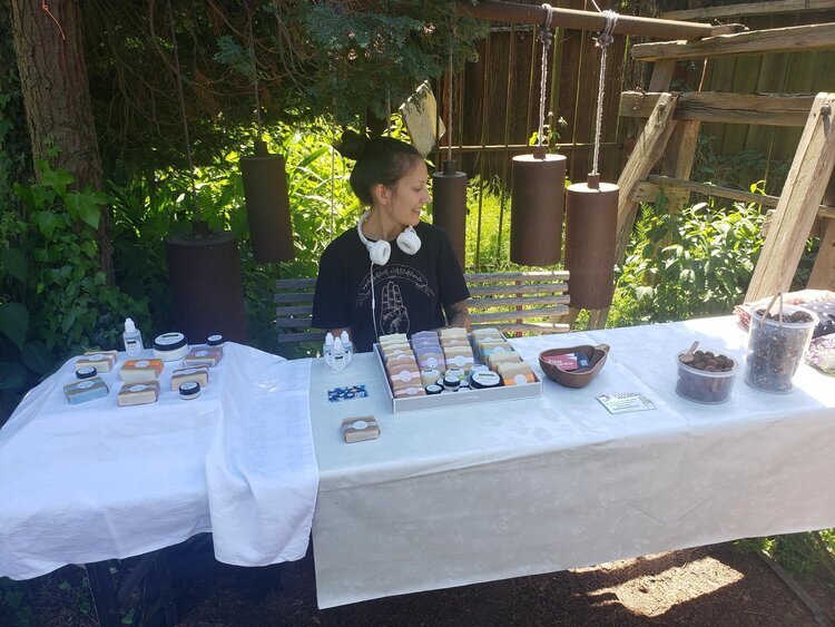  ရန်ကုန်မြို့ကတက်ကြွလှုပ်ရှားသူတွေကိုဘာလင်မြို့က စားပွဲတလုံးကဘယ်လိုအကူအညီပေးနေသလဲ