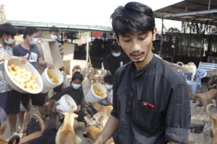 ဆန္ဒပြသူGeneration Zတစ်ဦးရဲ့ သူ့ဗုဒ္ဓဘာသာအပေါ်ယုံကြည်မှုအကြောင်း ဆွေးနွေးထားခြင်း
