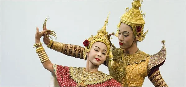 Contrasting Thai and Burmese traditional forms of dance
