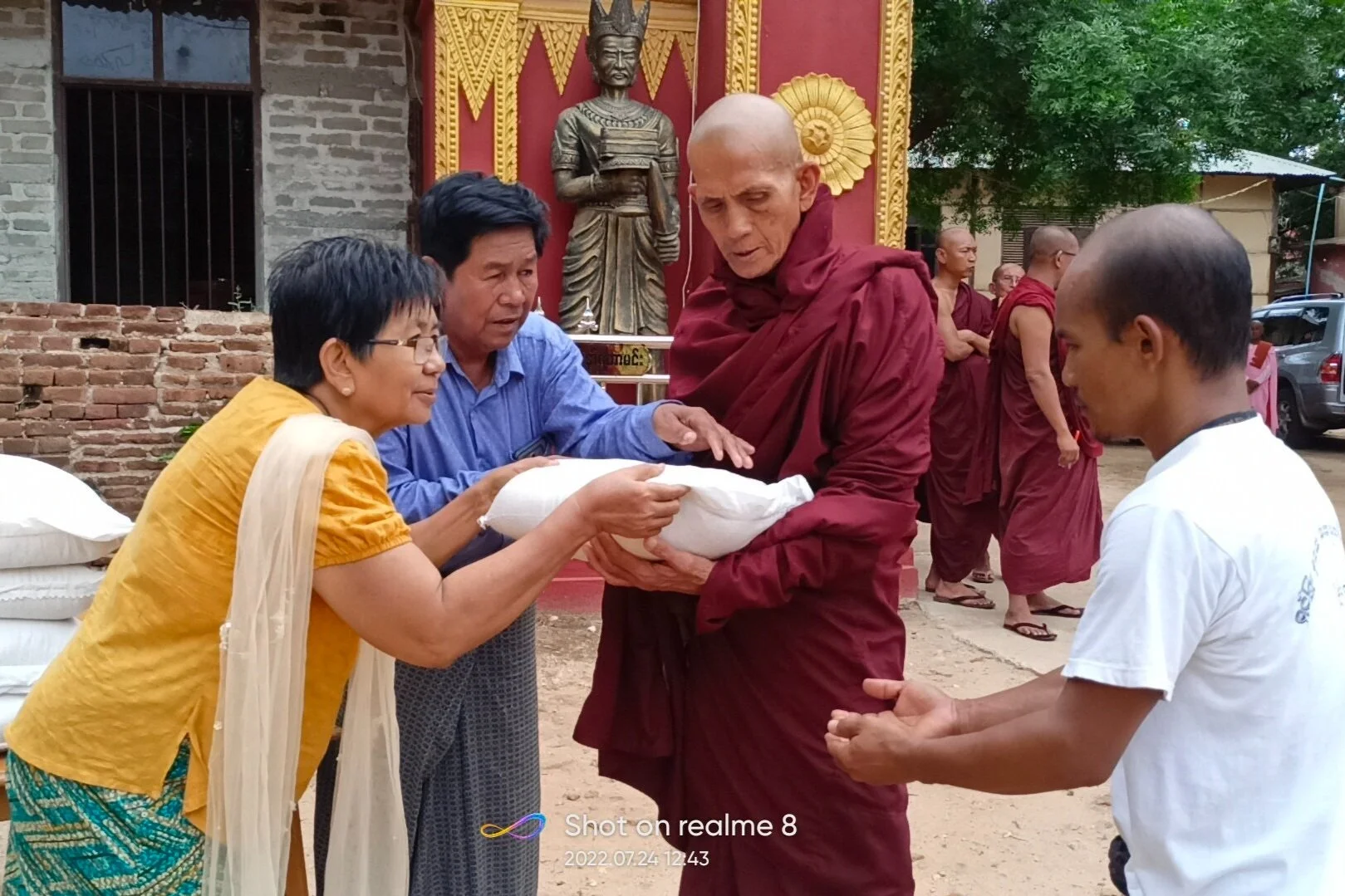 Feeding Bagan