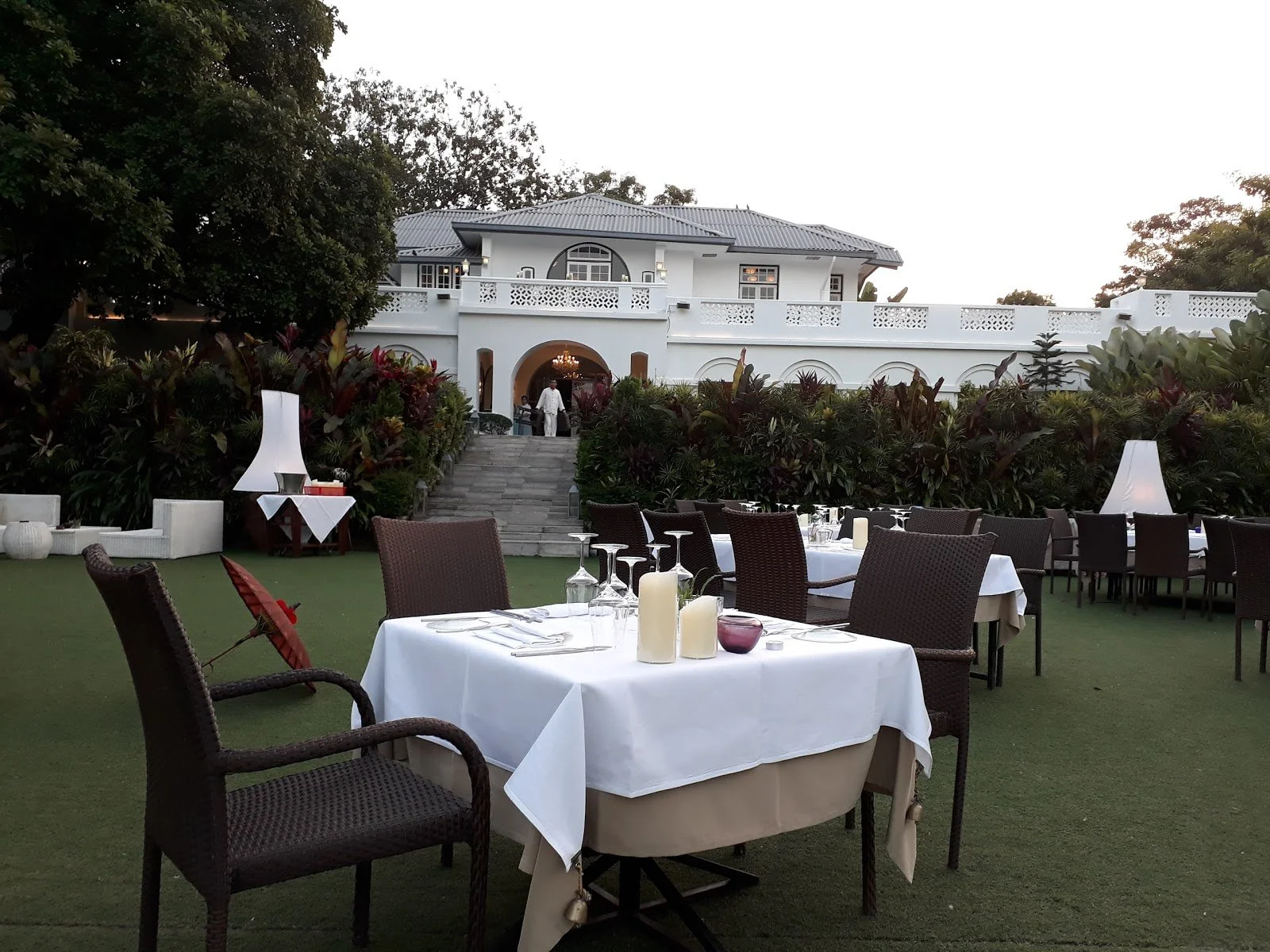 A visit to Le Planteur Restaurants &amp; Lounges