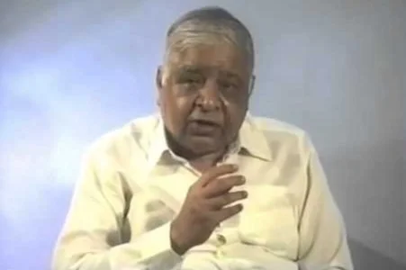 S.N. Goenka's First Meditation Course at IMC