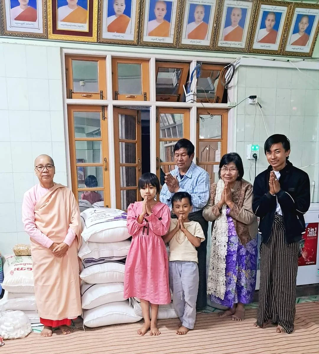 Spreading Compassion Along To Burmese Nuns