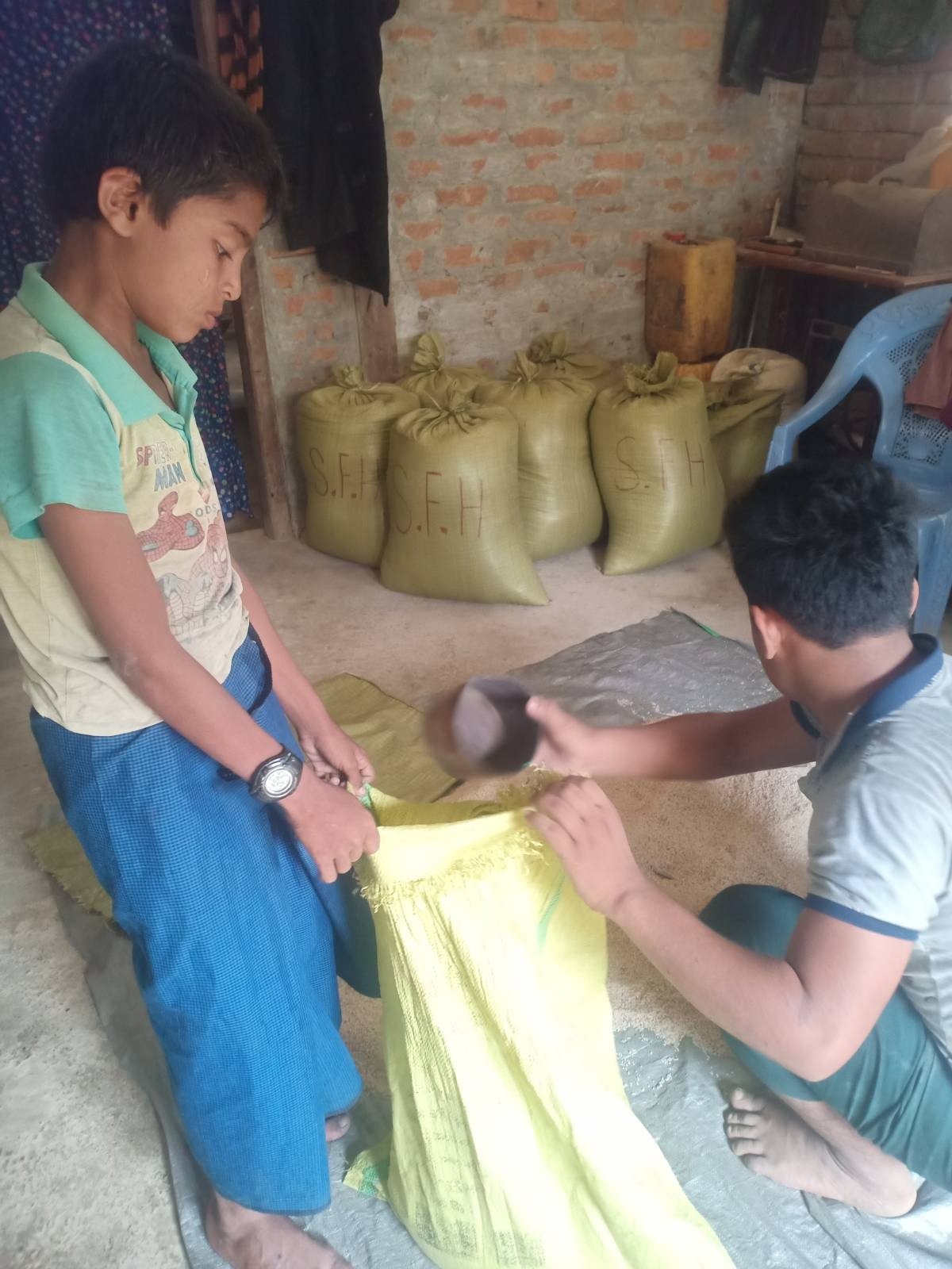 food sources delivered to rural conflict stricken community with malnourished children and adults .jpeg